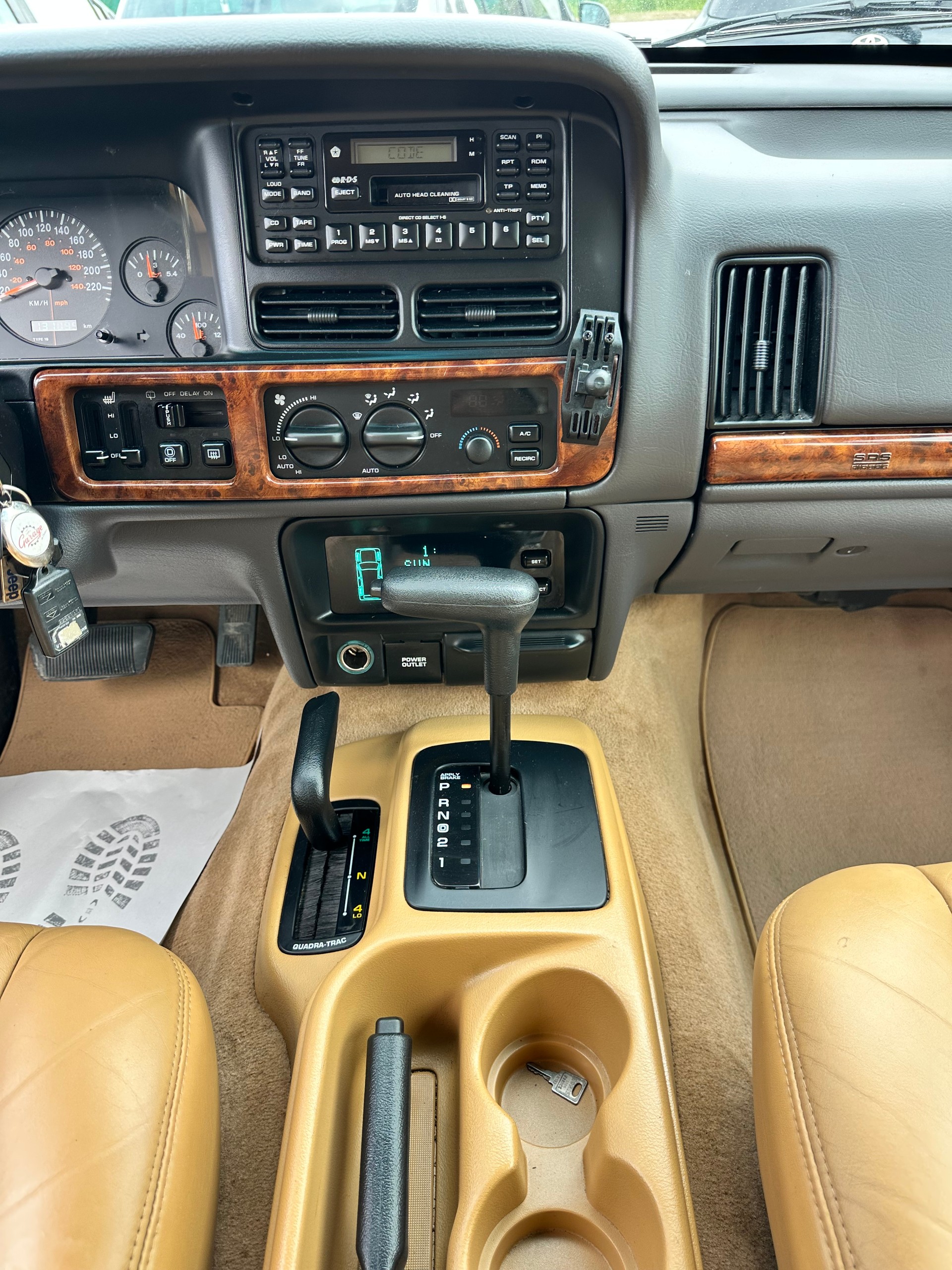 JEEP Grand Cherokee 5.2 Limited Automatic-image-12