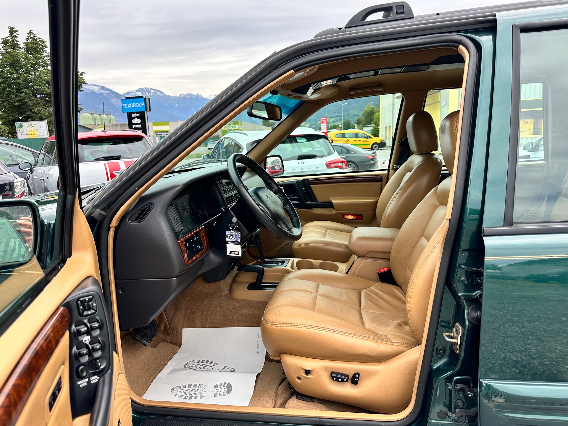 JEEP Grand Cherokee 5.2 Limited Automatic-image-8