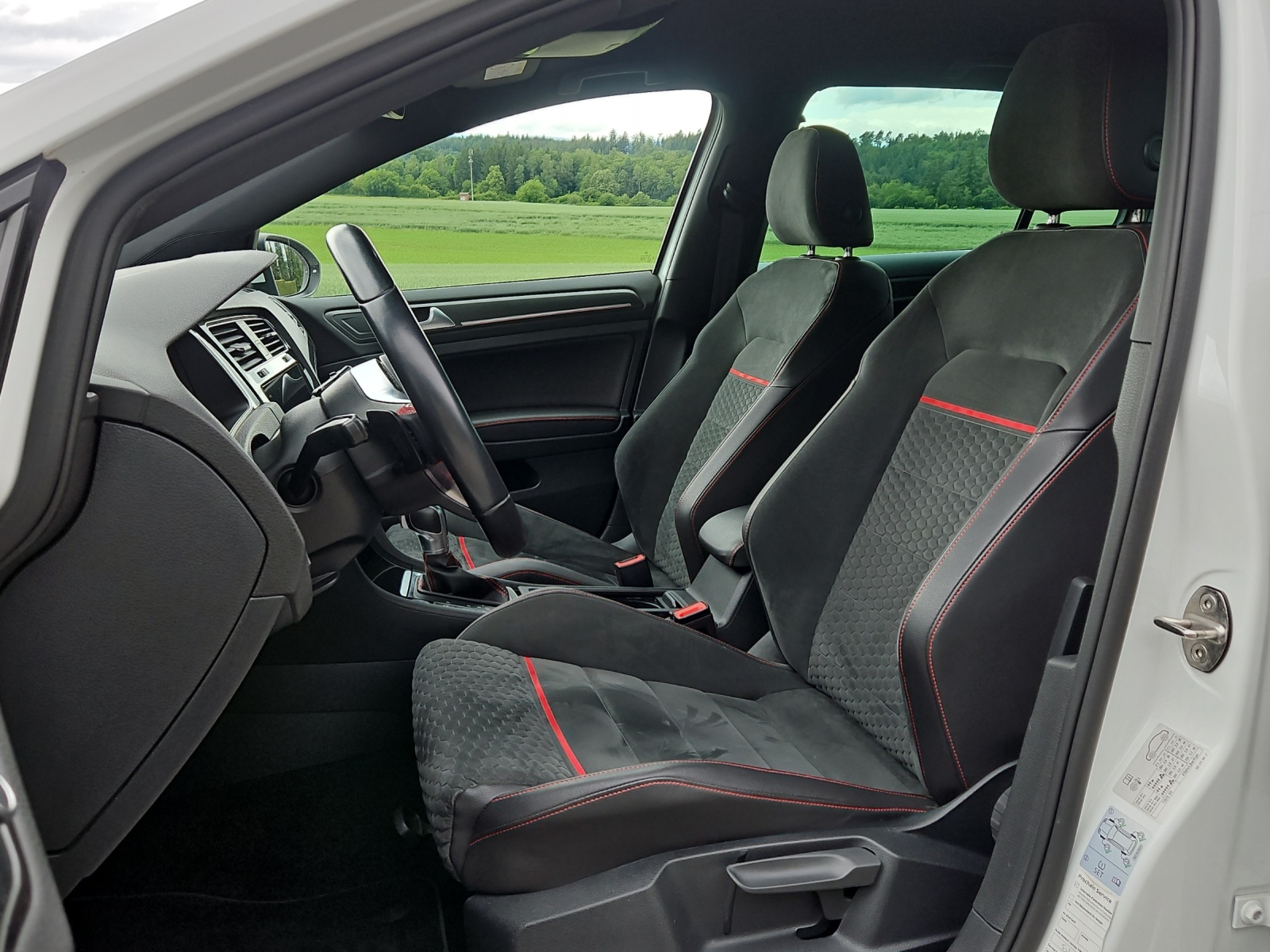 VW Golf VII 2.0 TSI GTI Performance DSG-image-6