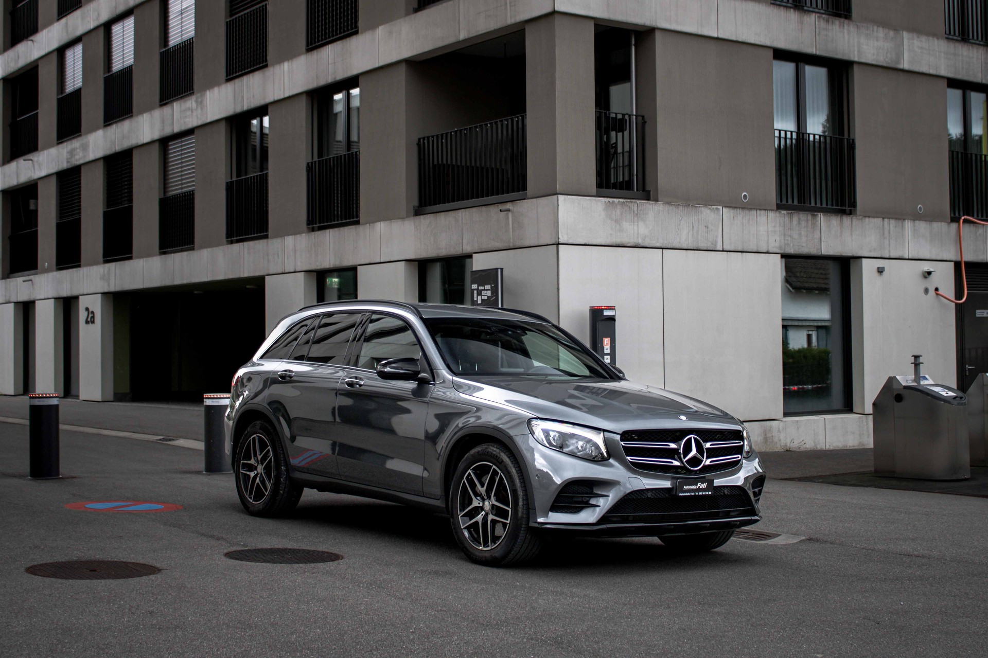 MERCEDES-BENZ GLC 250 AMG Line 4Matic 9G-Tronic-image-5