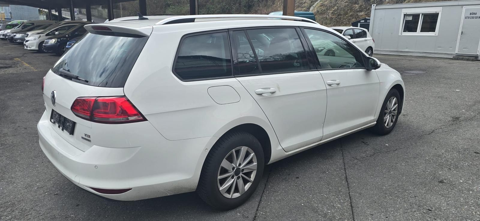 VW Golf Variant 1.4 TSI Highline DSG-image-3