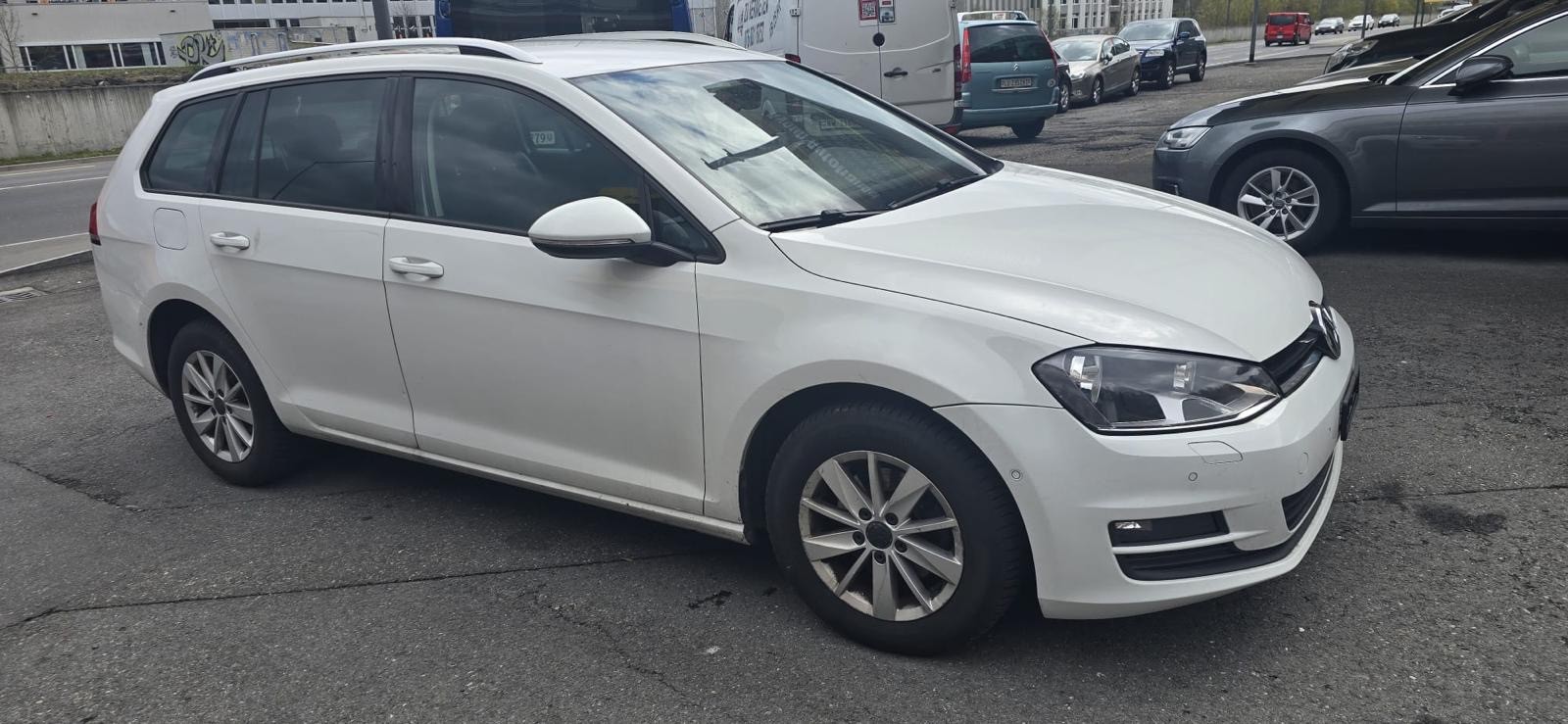 VW Golf Variant 1.4 TSI Highline DSG-image-2