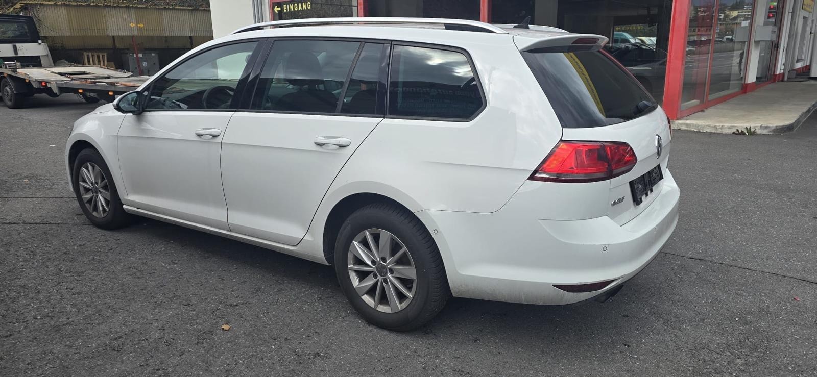 VW Golf Variant 1.4 TSI Highline DSG-image-5