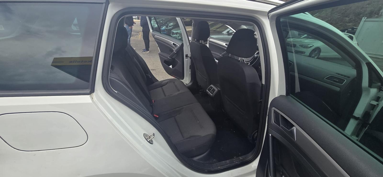 VW Golf Variant 1.4 TSI Highline DSG-image-9