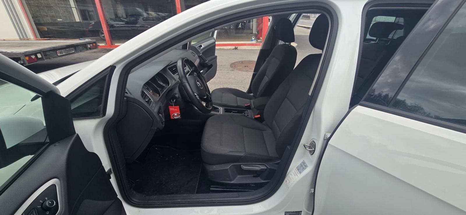 VW Golf Variant 1.4 TSI Highline DSG-image-7