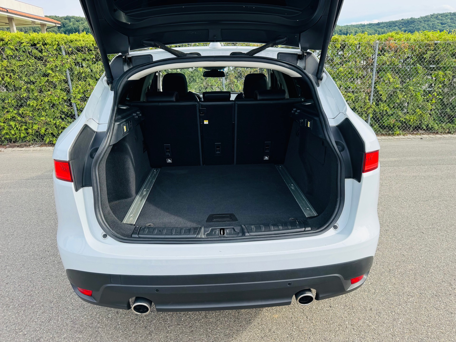 JAGUAR F-Pace 3.0 TD R-Sport AWD Automatik-image-15