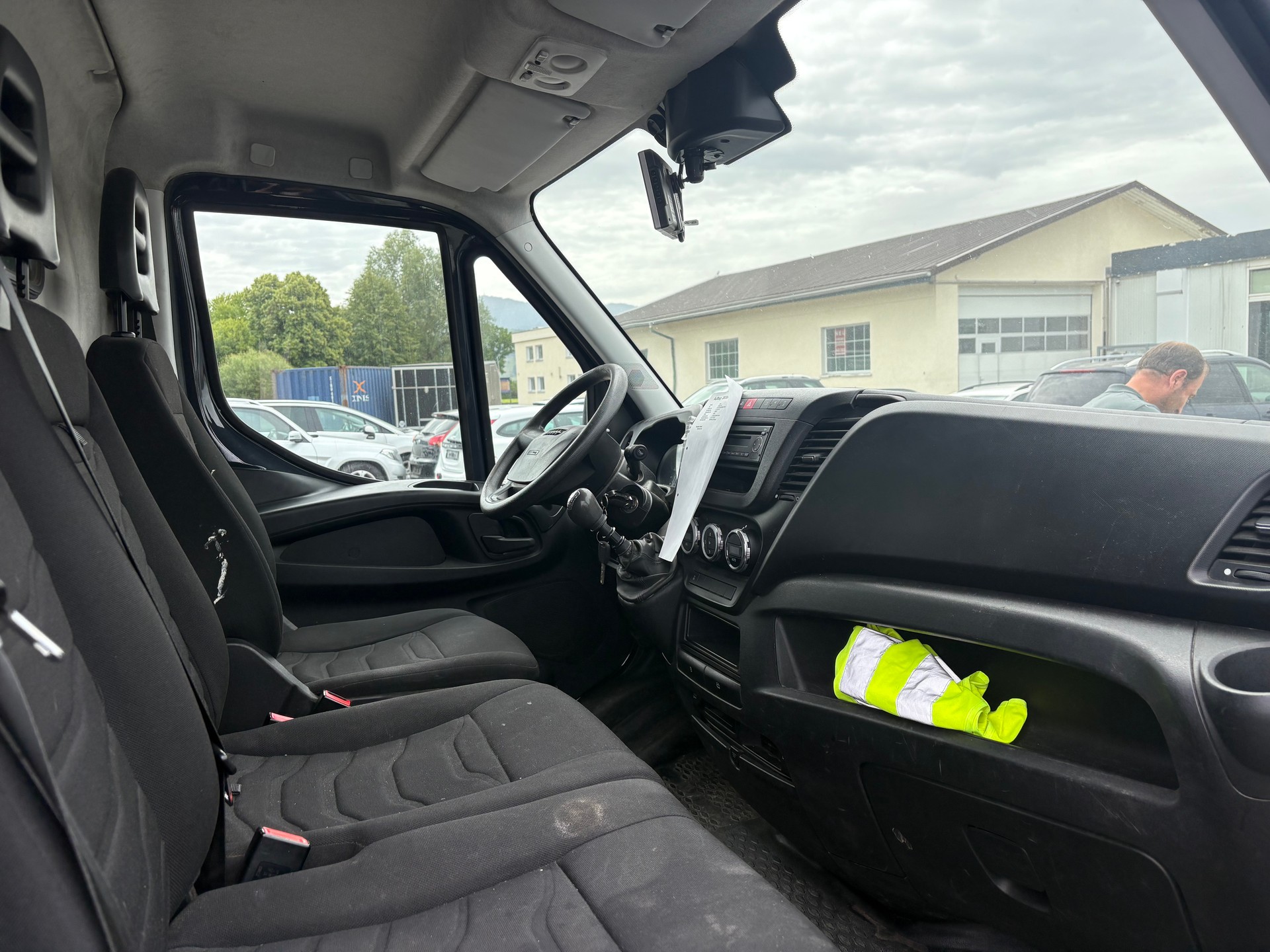 IVECO 35 S 15 SV-image-8