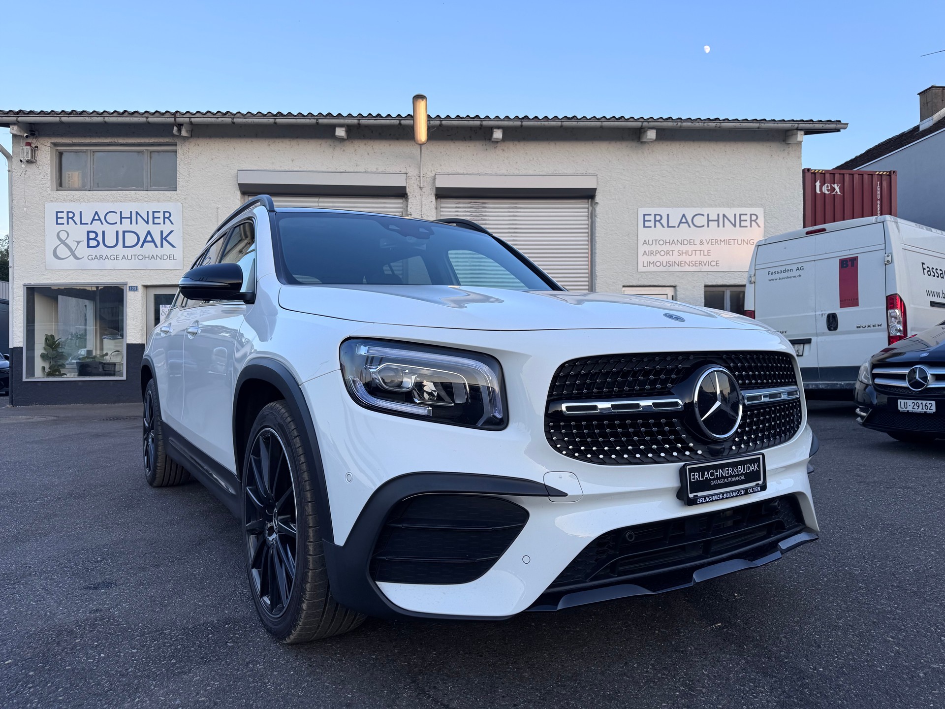 MERCEDES-BENZ GLB 220 d 4Matic AMG Line 8G-Tronic-image-0