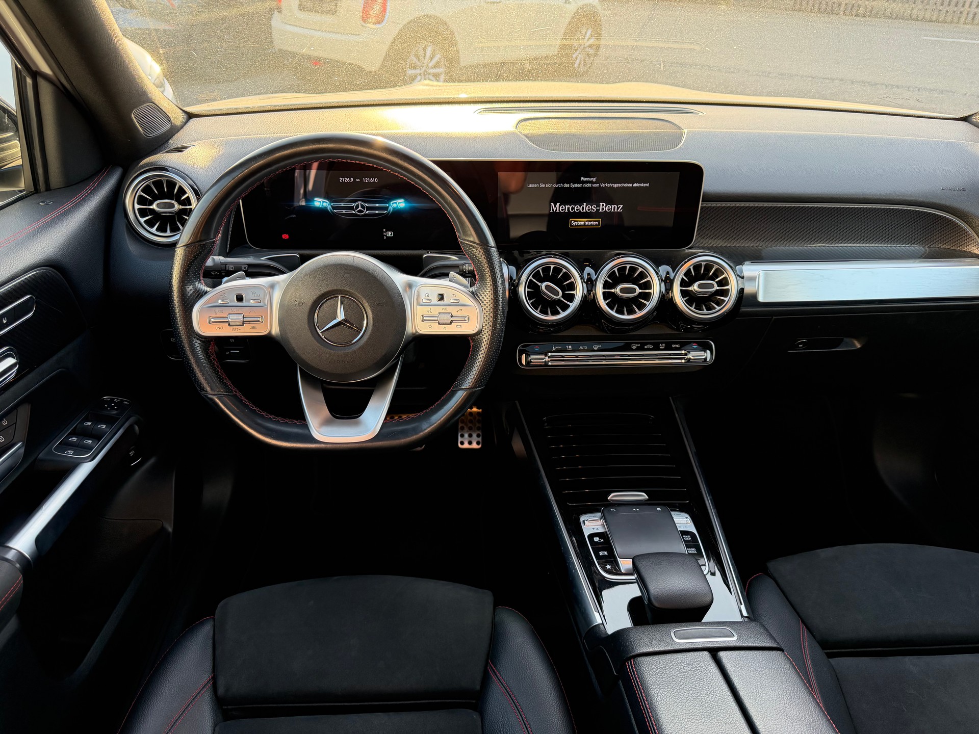 MERCEDES-BENZ GLB 220 d 4Matic AMG Line 8G-Tronic-image-6
