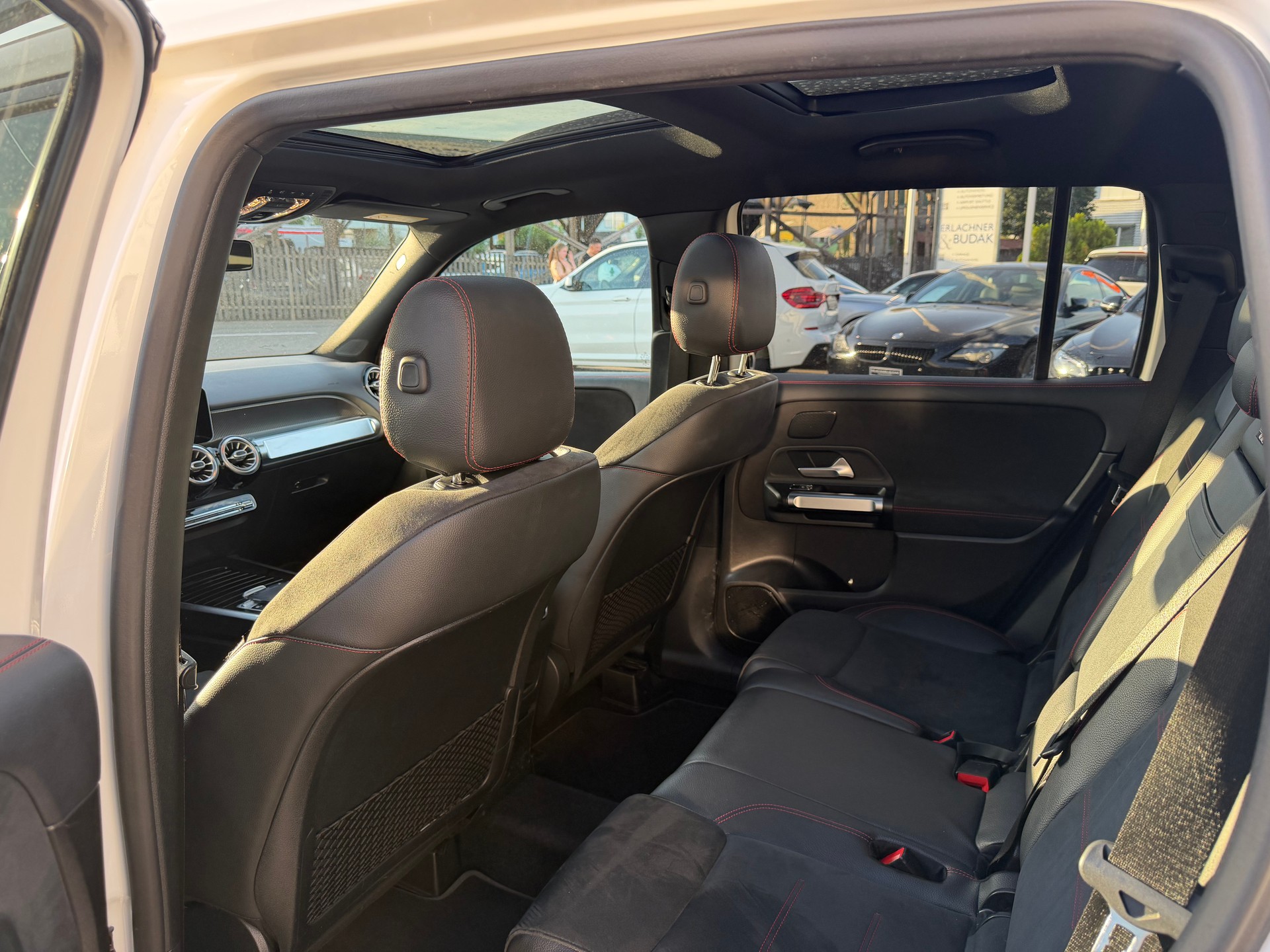 MERCEDES-BENZ GLB 220 d 4Matic AMG Line 8G-Tronic-image-7