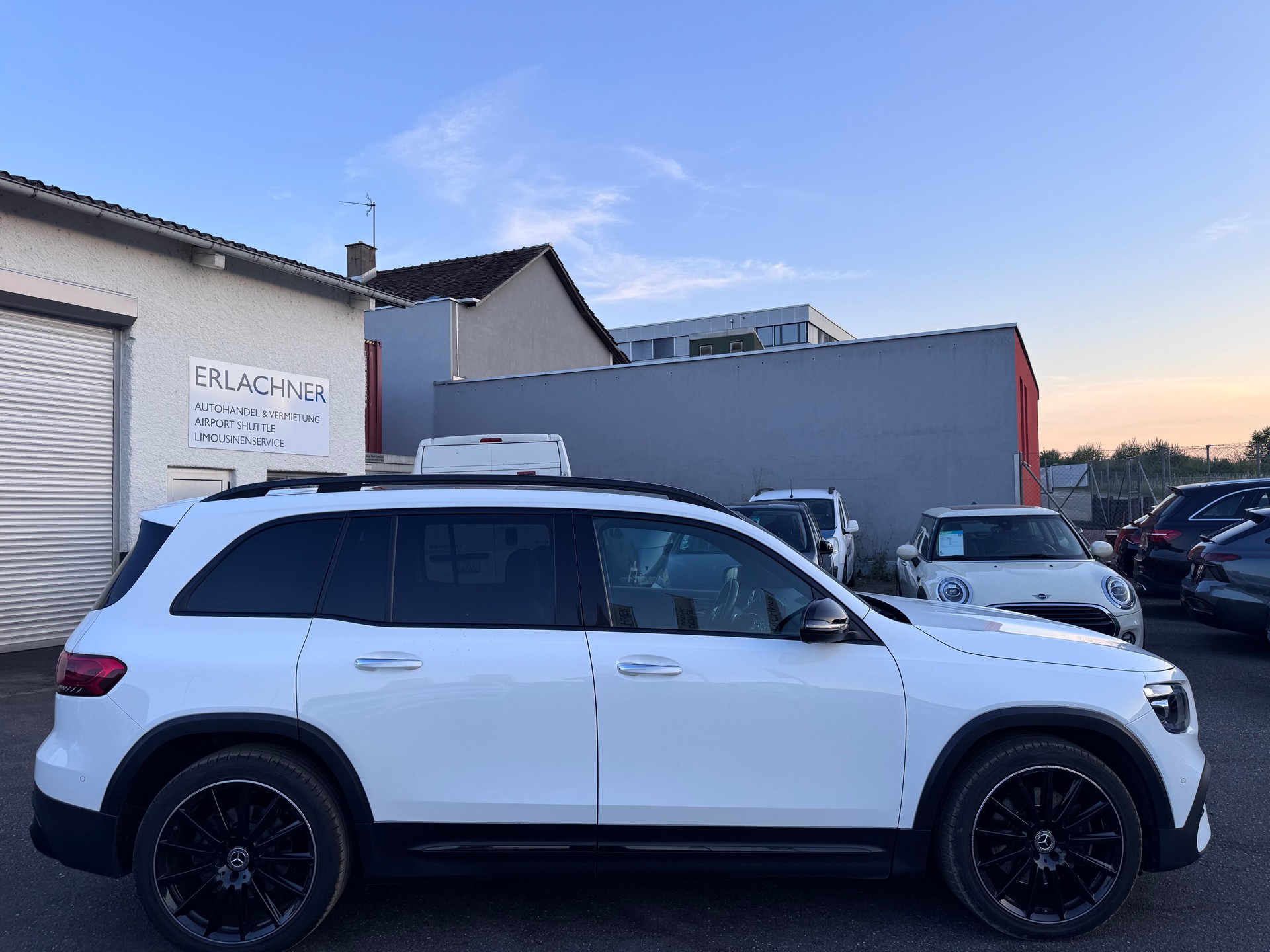 MERCEDES-BENZ GLB 220 d 4Matic AMG Line 8G-Tronic-image-5