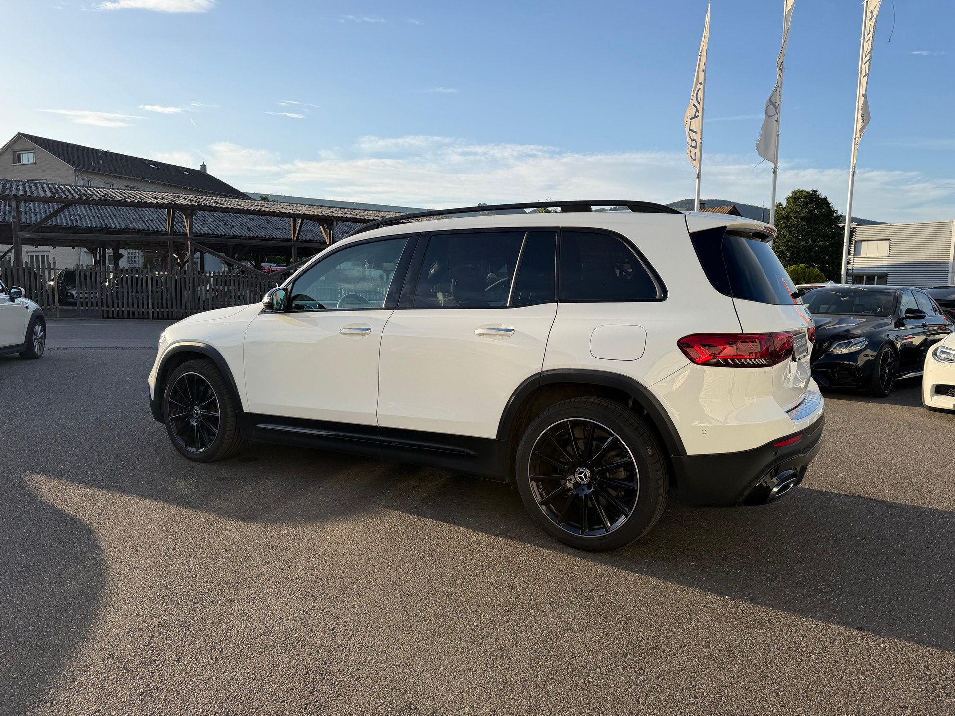 MERCEDES-BENZ GLB 220 d 4Matic AMG Line 8G-Tronic-image-2