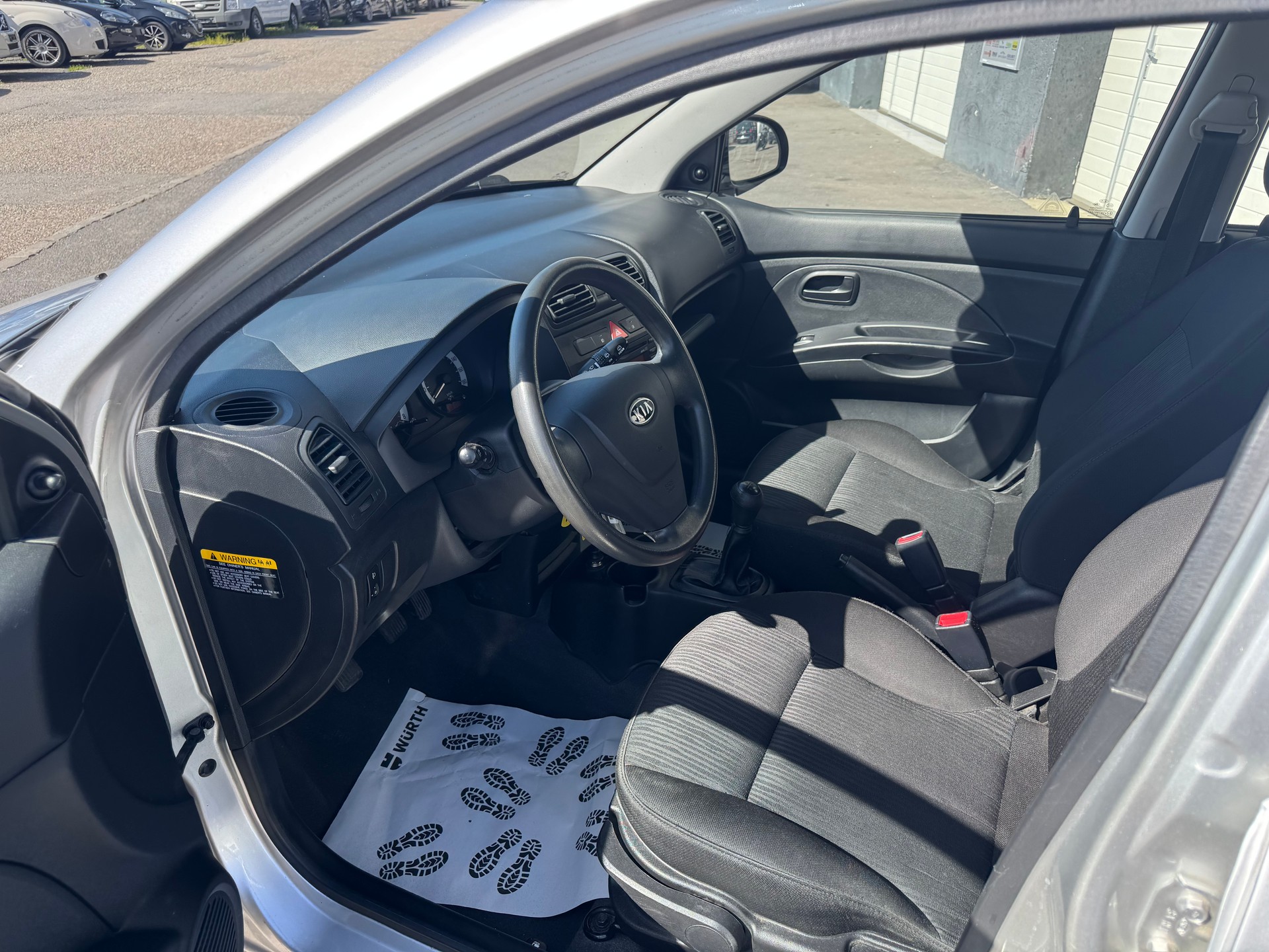 KIA Picanto 1.1 Classic-image-9