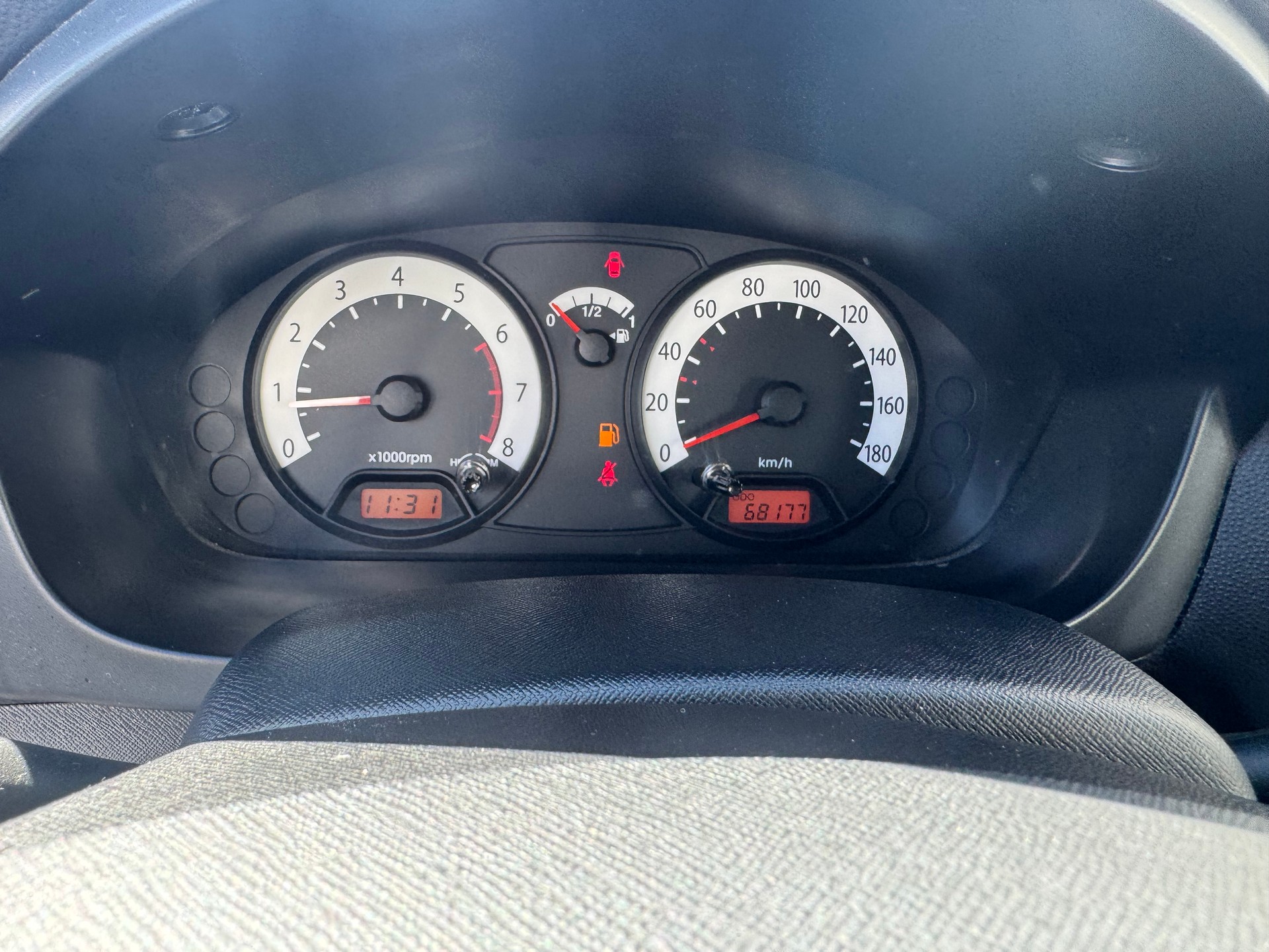 KIA Picanto 1.1 Classic-image-11