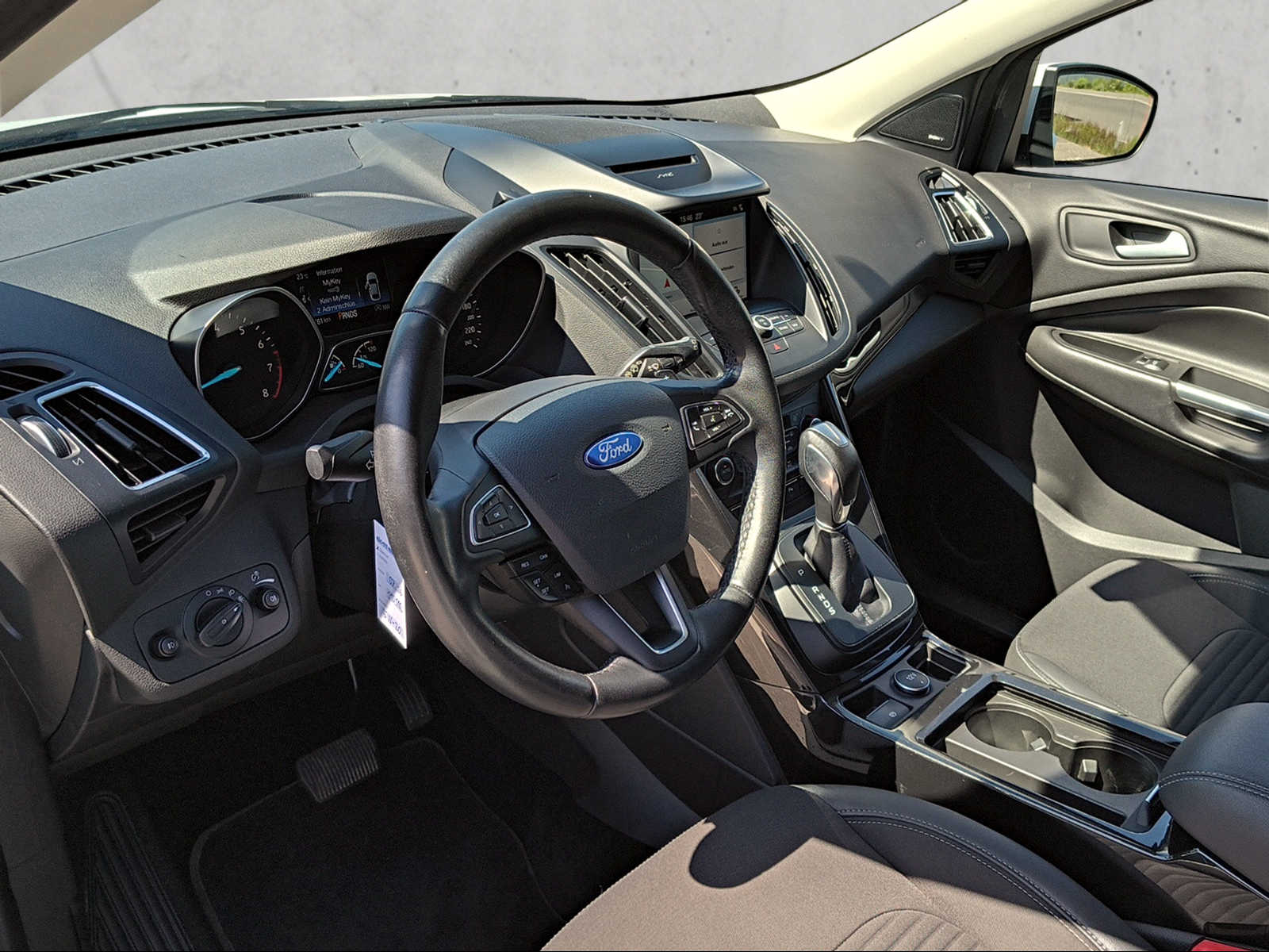 FORD Kuga 1.5 EcoB 182 Titanium-image-11