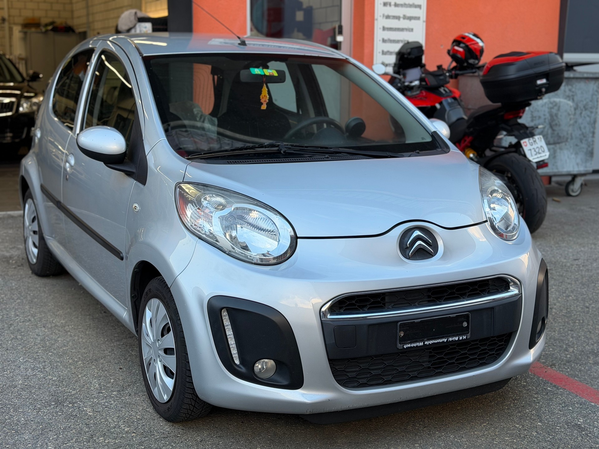 CITROEN C1 1.0i Exclusive-image-1