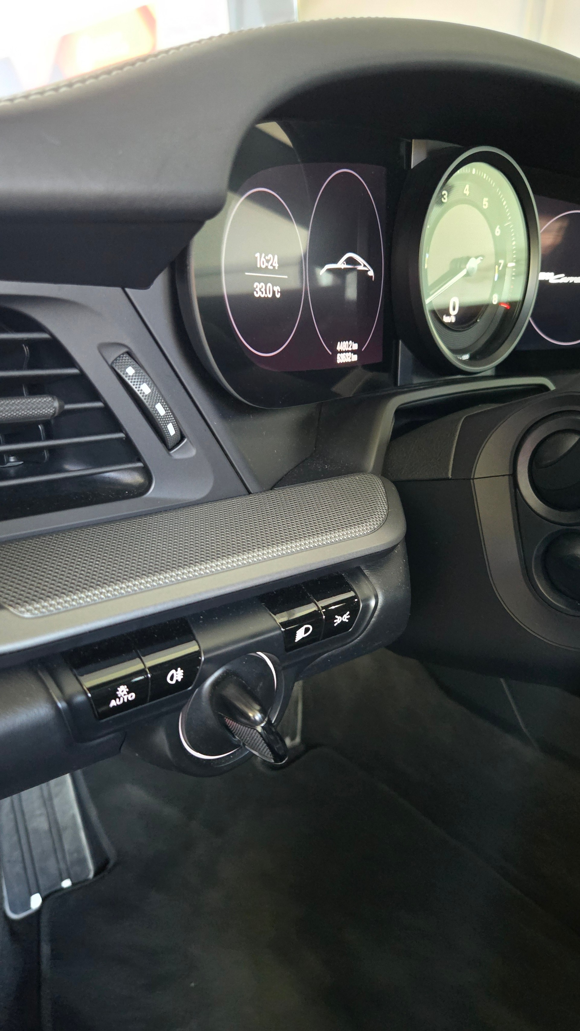 PORSCHE 911 Carrera 4S PDK-image-12