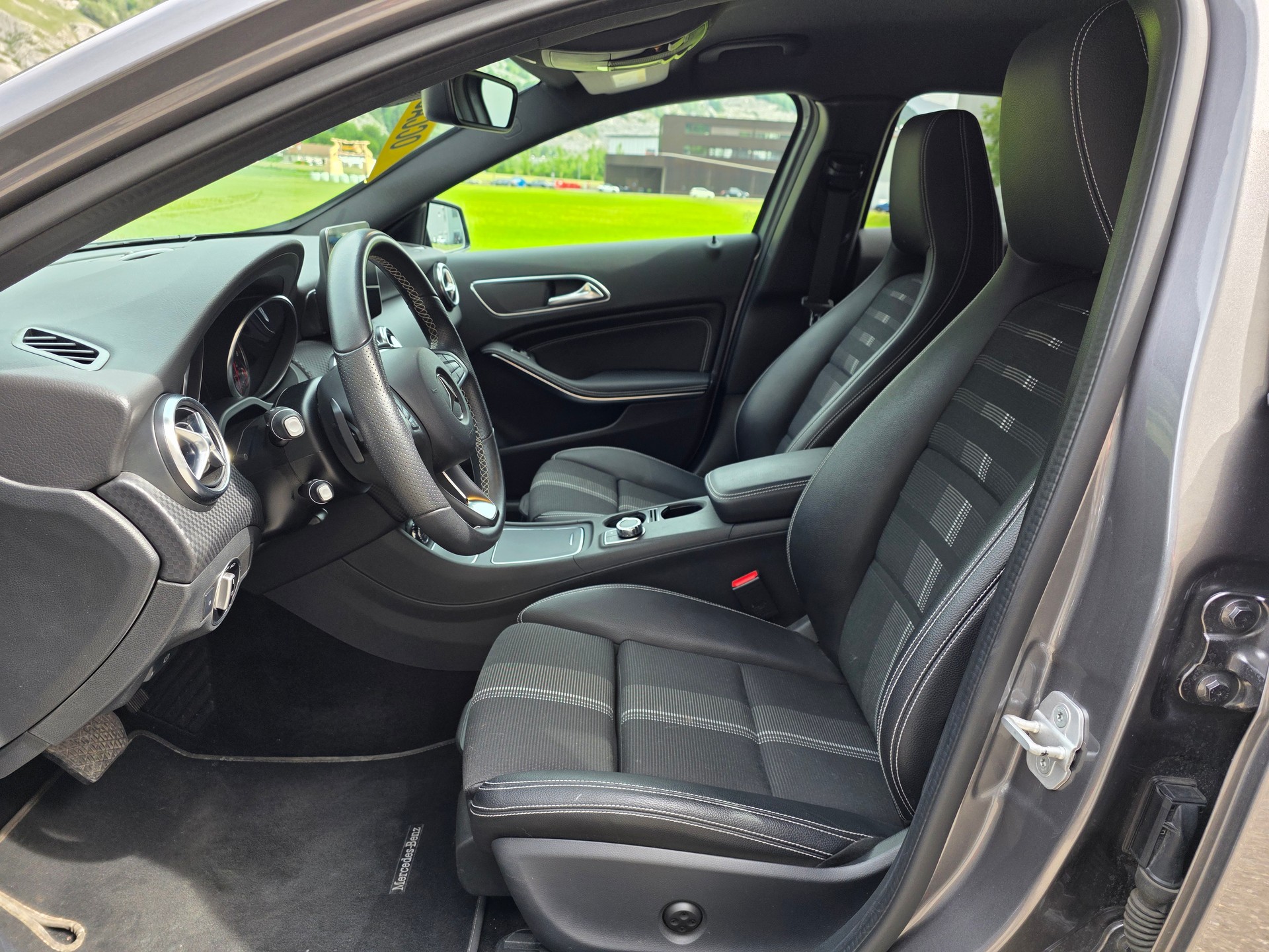 MERCEDES-BENZ A 220 4Matic 7G-DCT-image-18