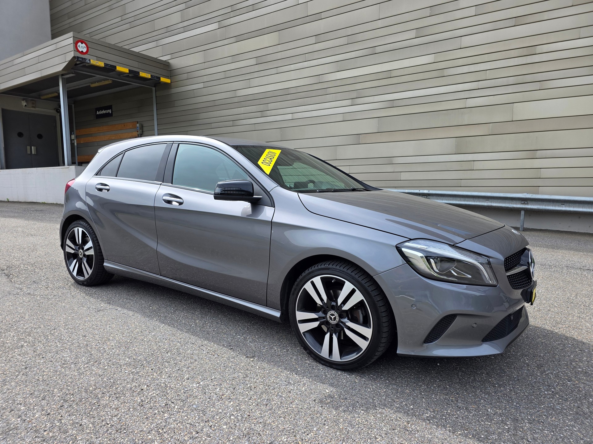 MERCEDES-BENZ A 220 4Matic 7G-DCT-image-2