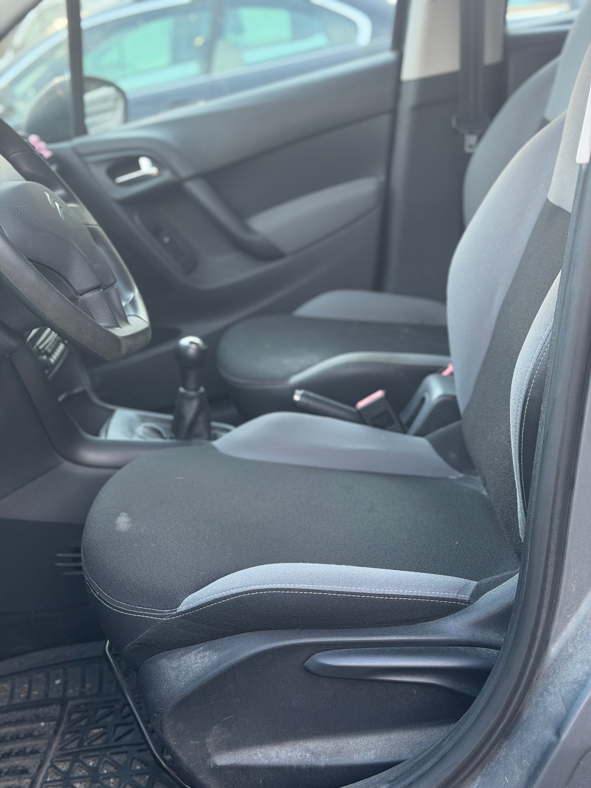 CITROEN C3 1.4i Attraction-image-6