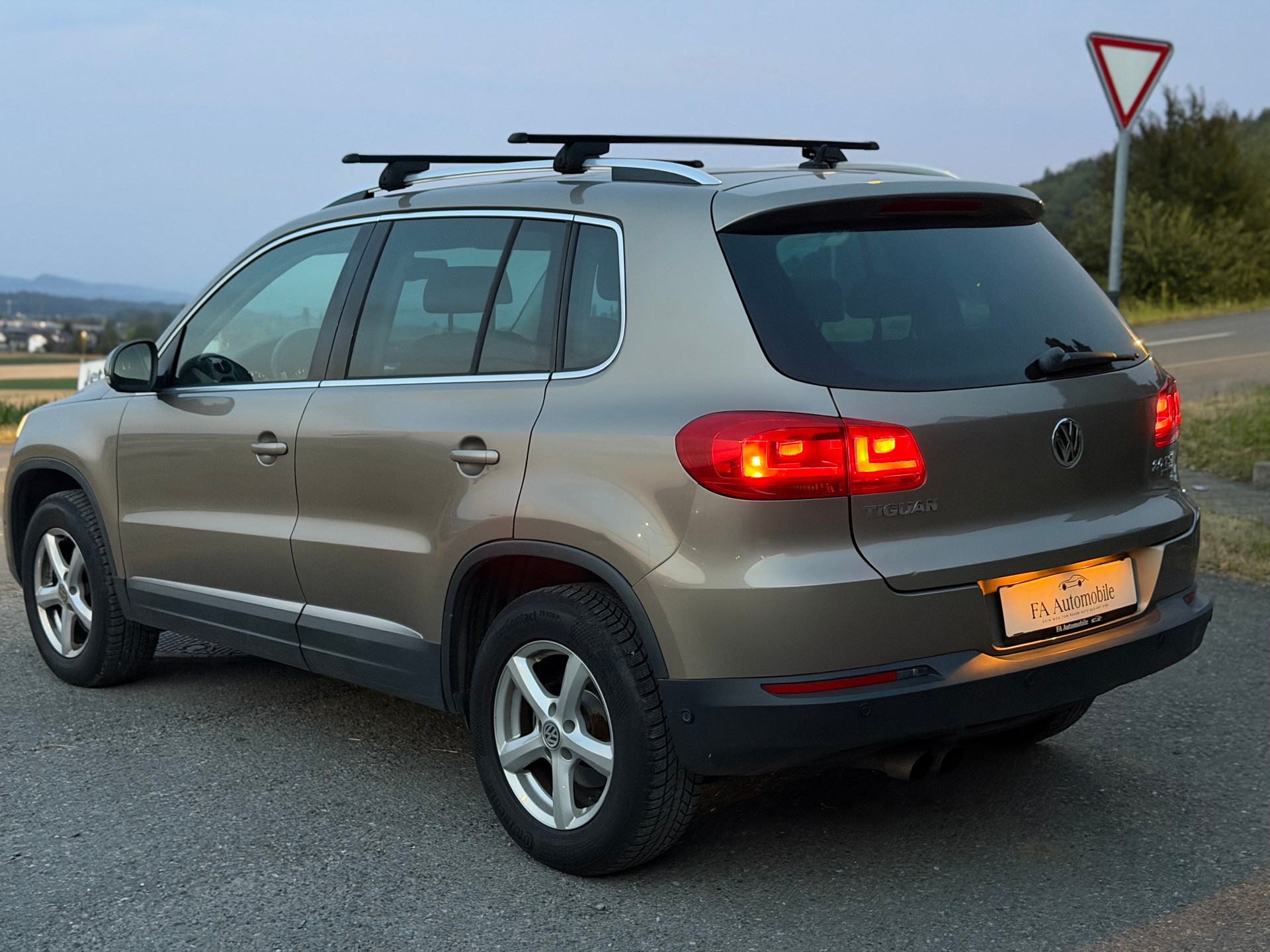 VW Tiguan 2.0 TSI Sport&Style 4Motion DSG-image-2