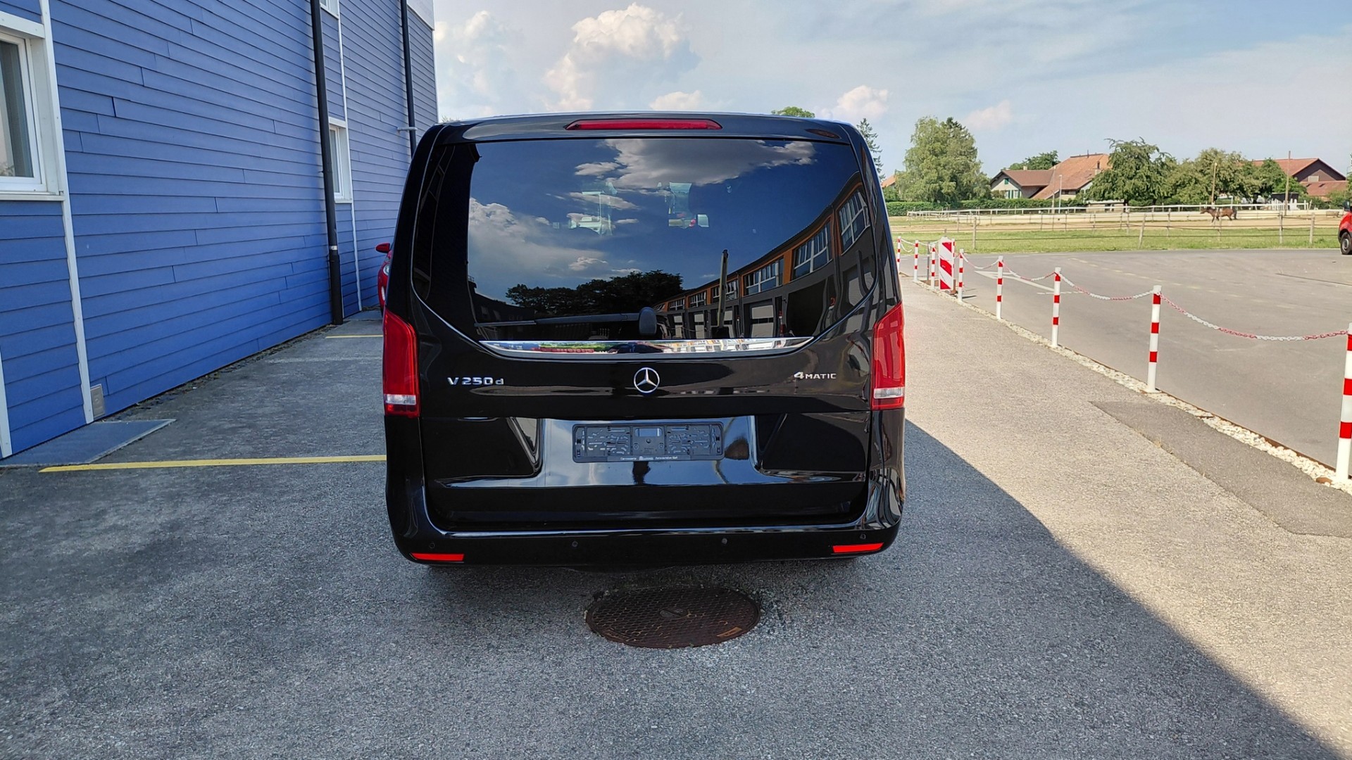 MERCEDES-BENZ V 250 d Avantgarde extralang 4M 7G-Tronic-image-6