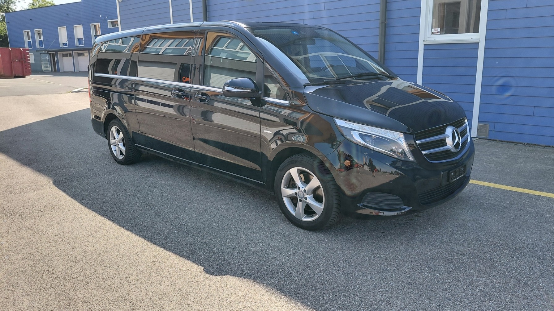 MERCEDES-BENZ V 250 d Avantgarde extralang 4M 7G-Tronic-image-2