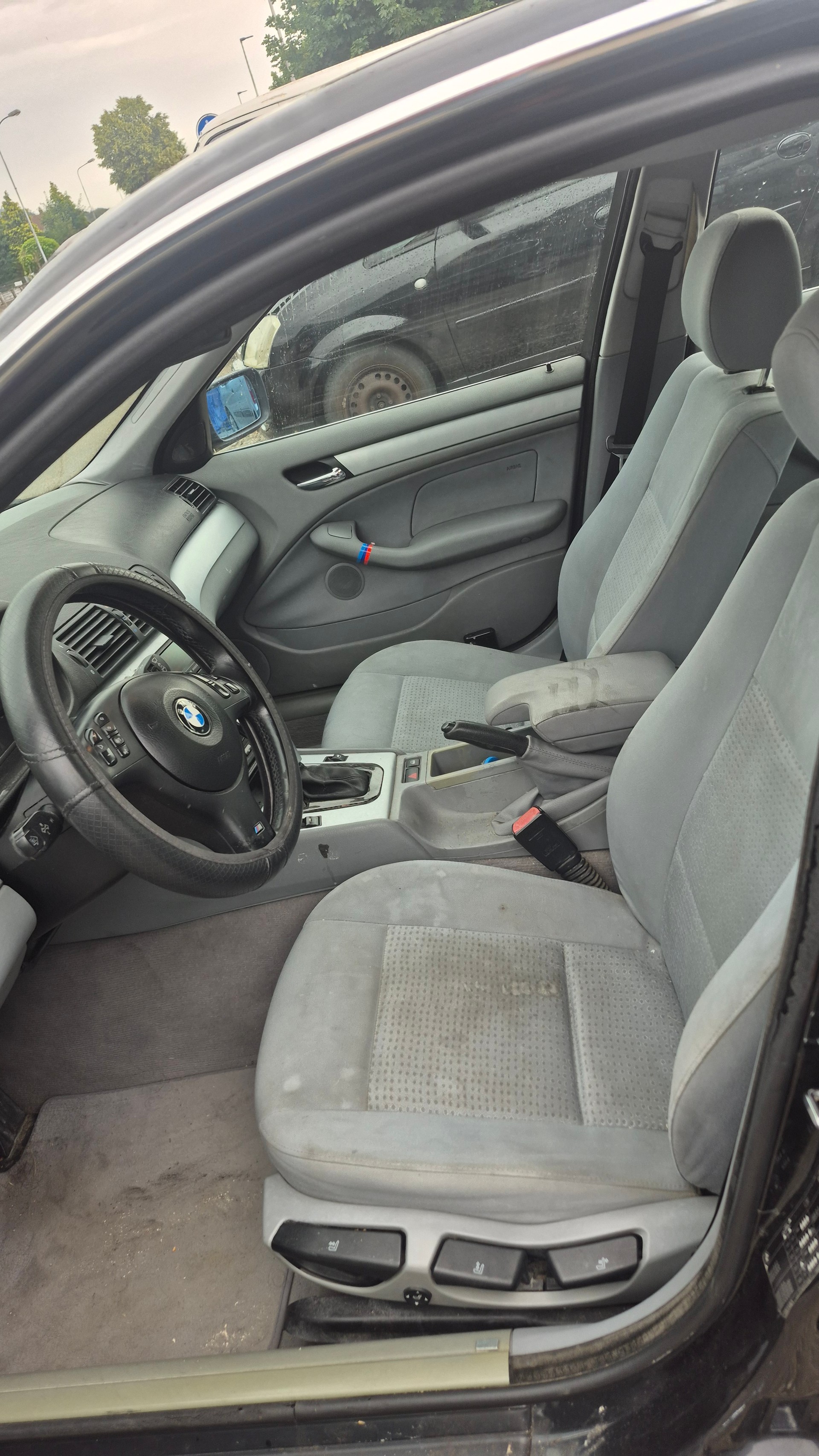 BMW 320i Steptronic-image-8
