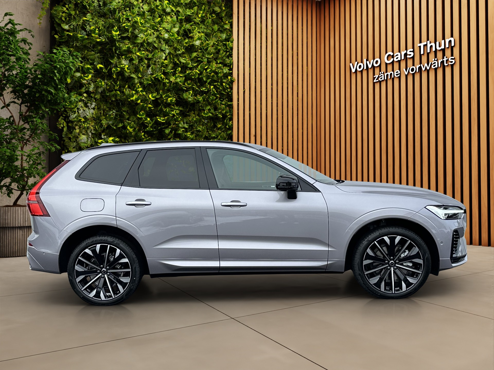 VOLVO XC60 2.0 T8 TE Ultra Dark eAWD-showroom-element-3