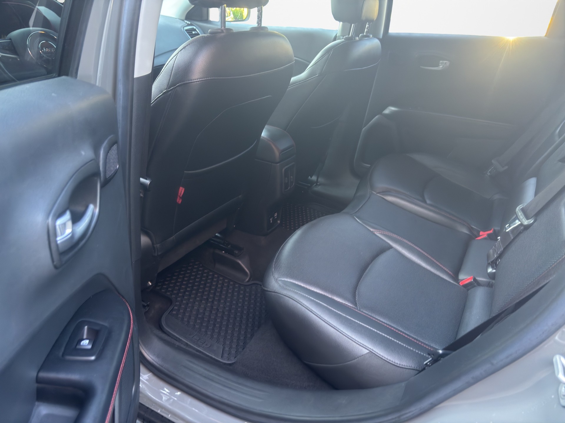 JEEP Compass 1.3 T PHEV Trailhawk AWD-image-10