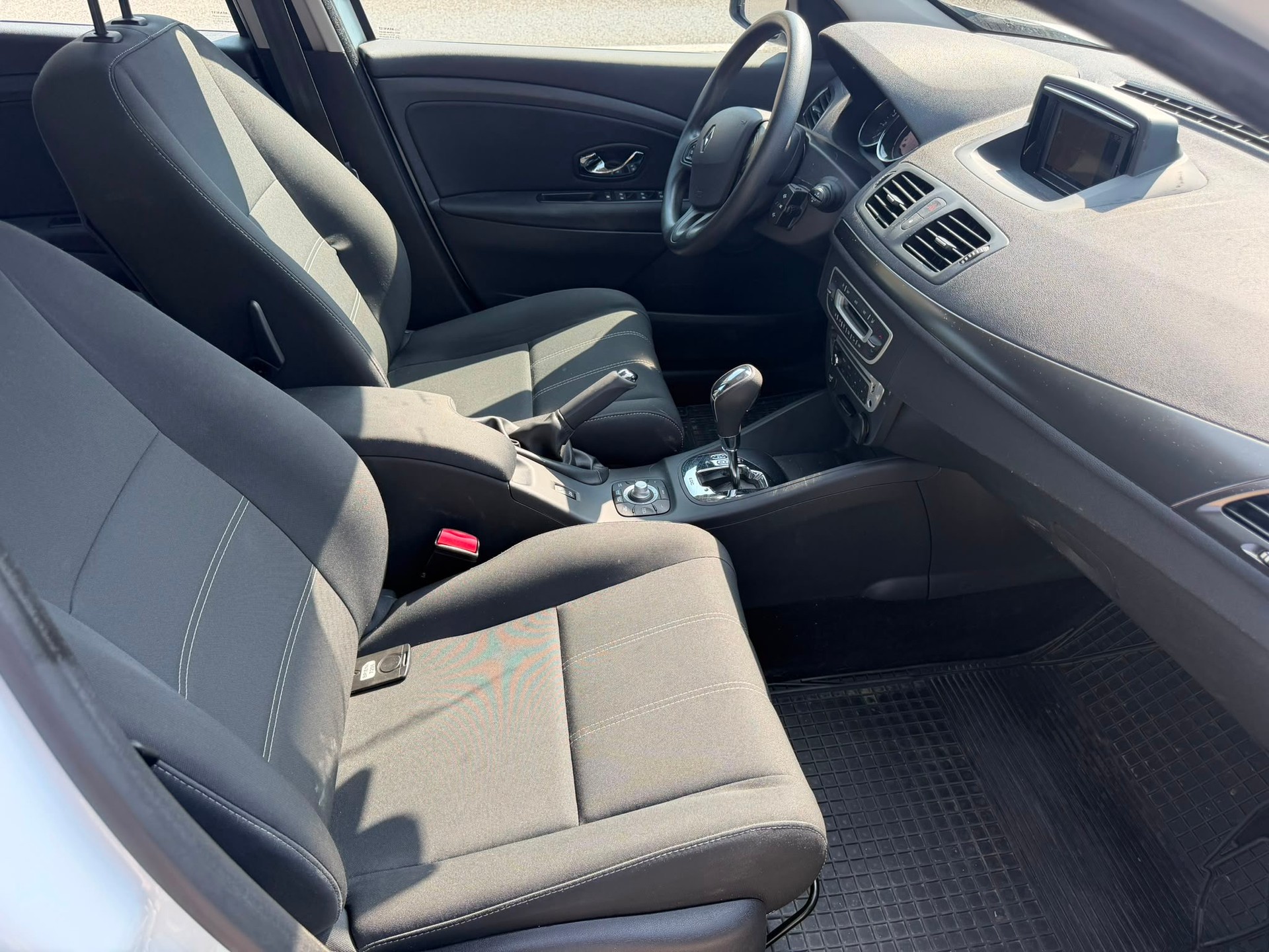 RENAULT Mégane Grandtour 1.5 dCi Expression EDC-image-8