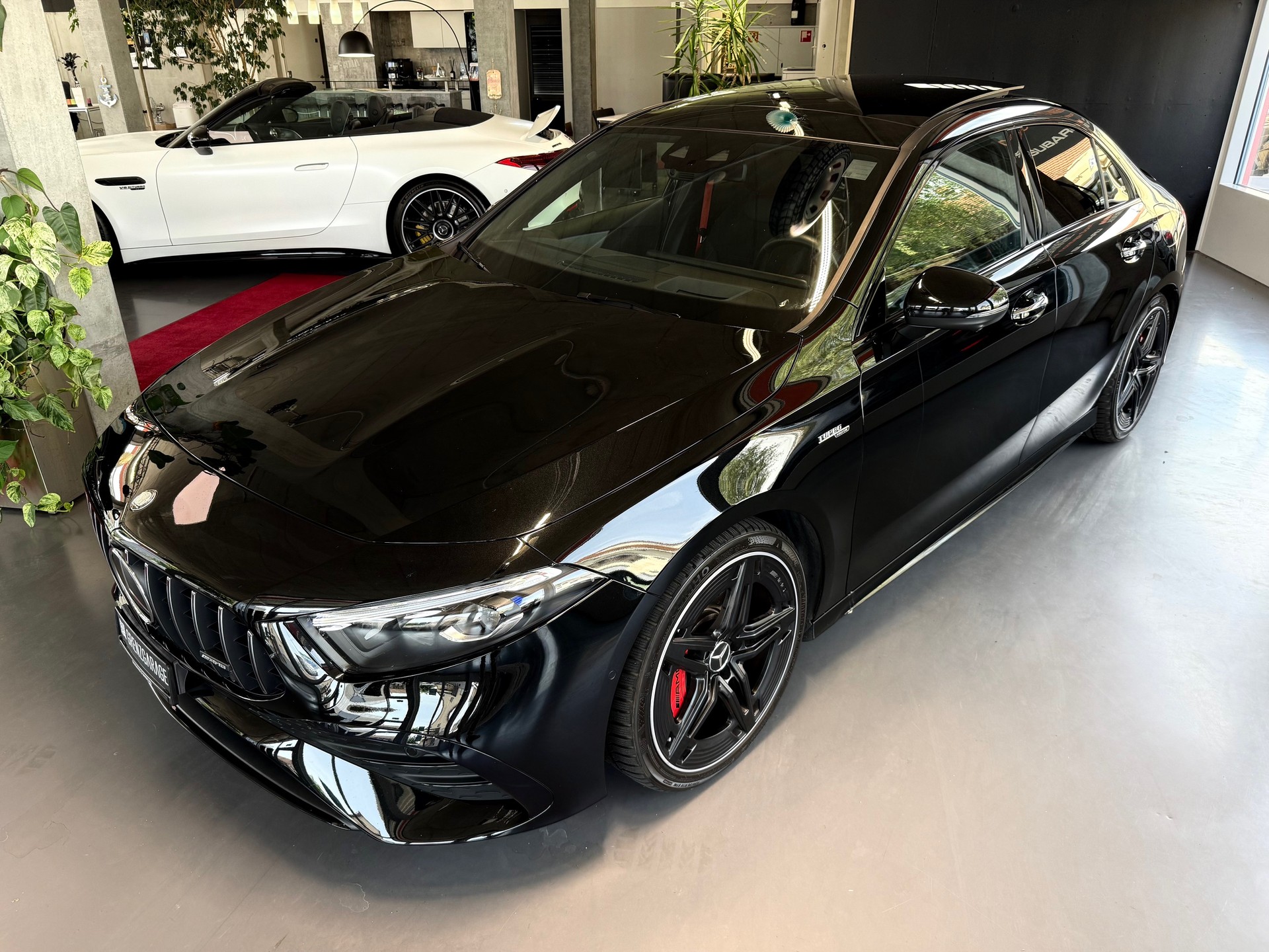 MERCEDES-BENZ A AMG 35 4Matic 8G-DCT-image-2