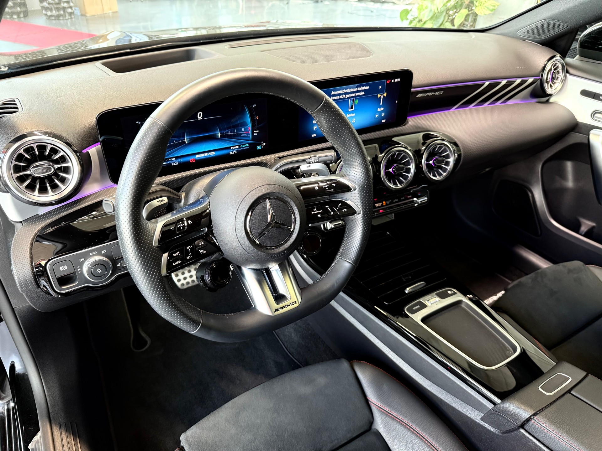 MERCEDES-BENZ A AMG 35 4Matic 8G-DCT-image-11