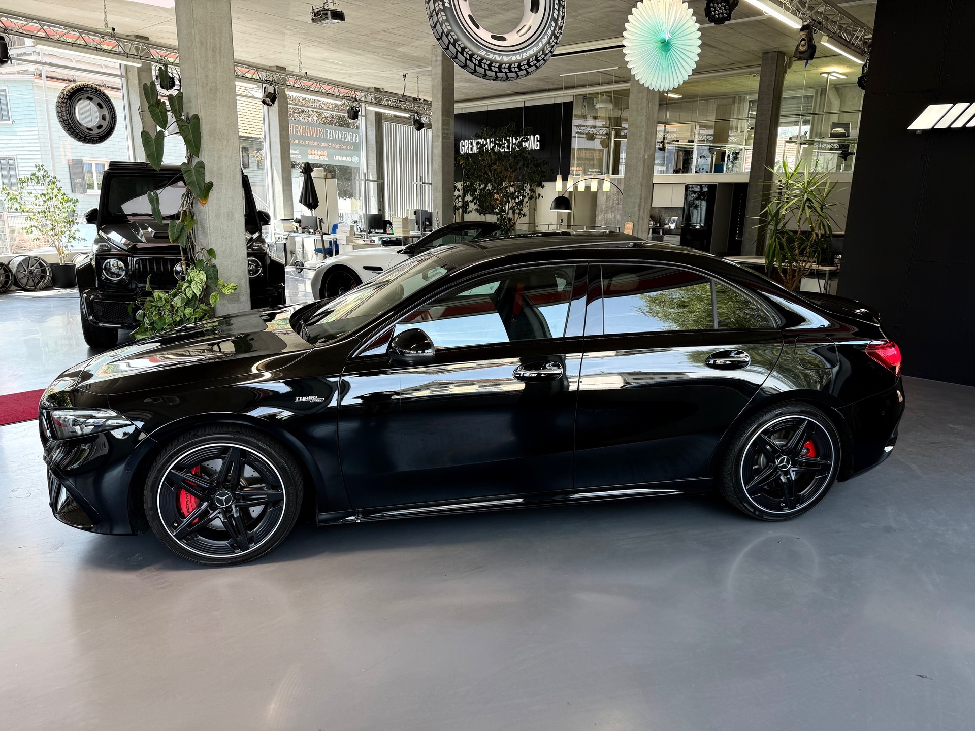 MERCEDES-BENZ A AMG 35 4Matic 8G-DCT-image-4