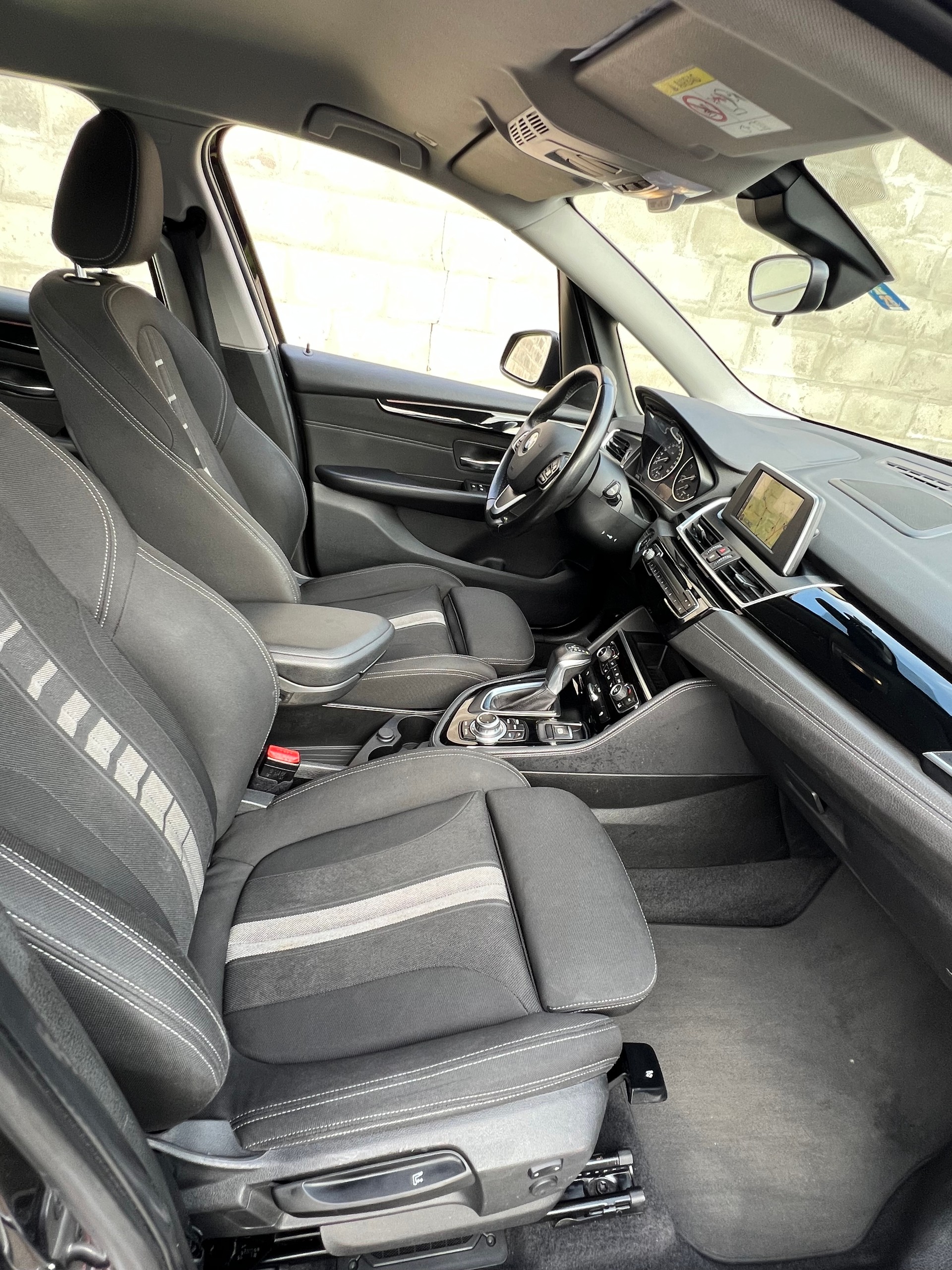 BMW 220d xDrive Active Tourer Steptronic-image-8