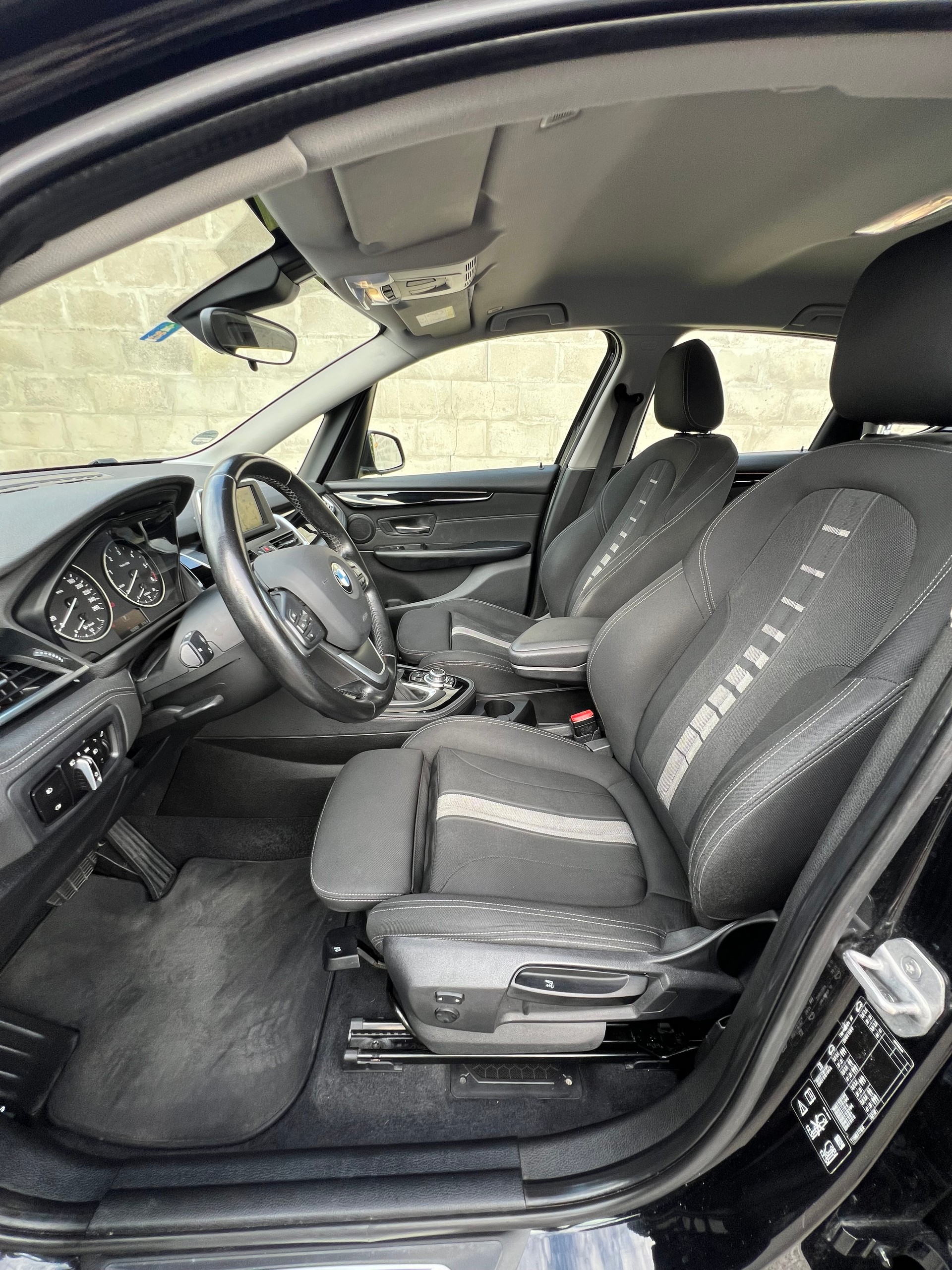 BMW 220d xDrive Active Tourer Steptronic-image-7