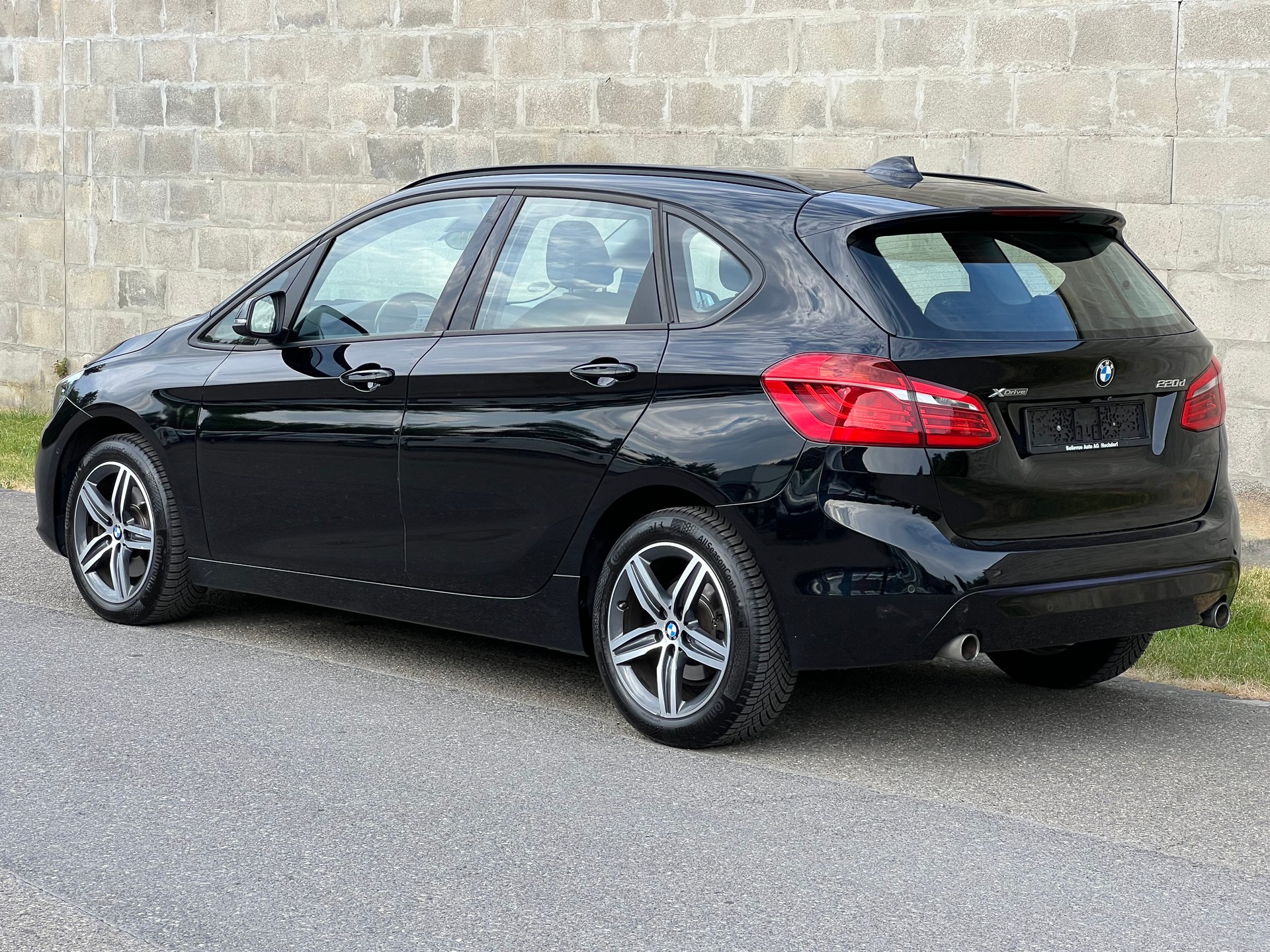 BMW 220d xDrive Active Tourer Steptronic-image-2