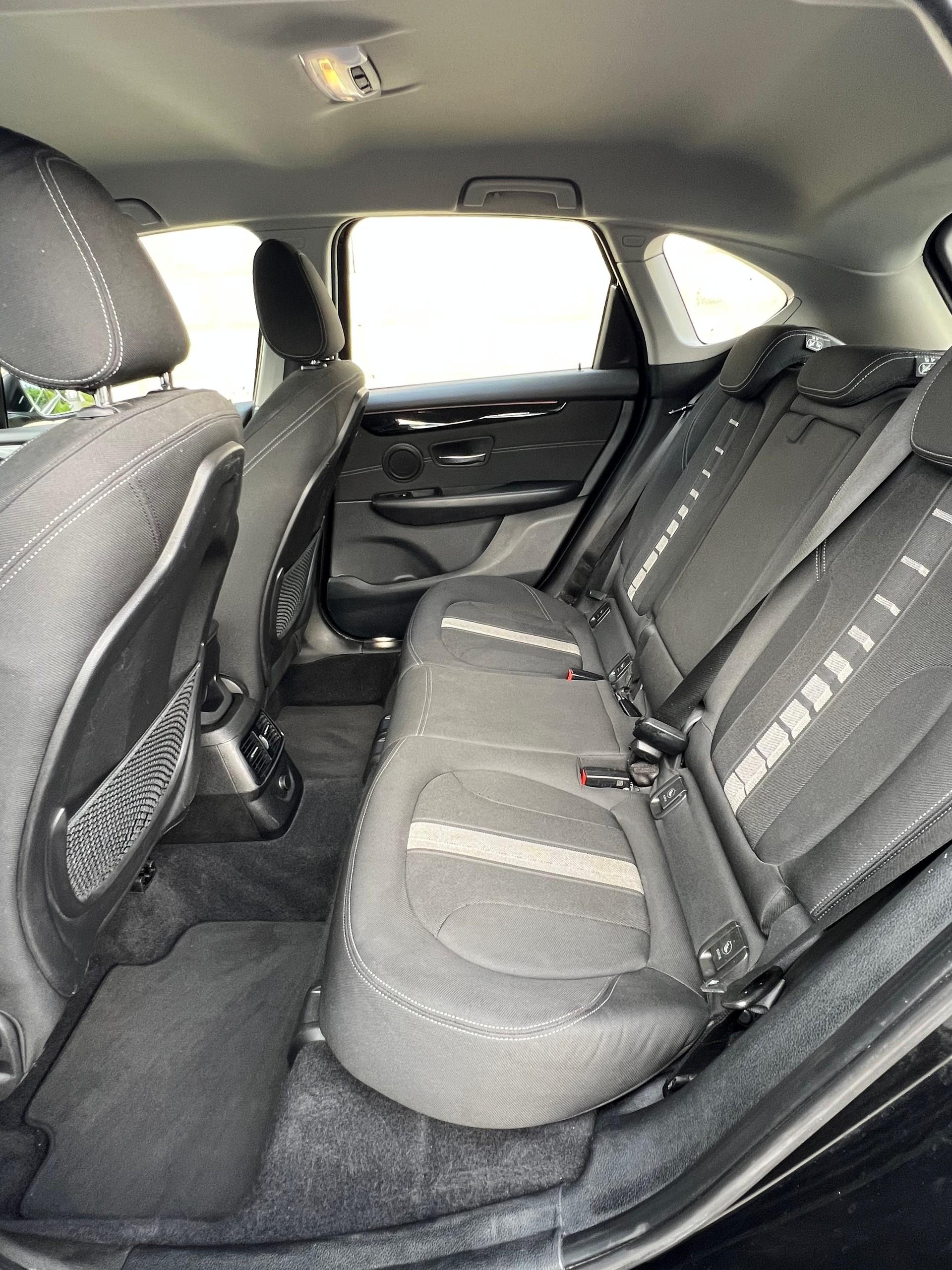 BMW 220d xDrive Active Tourer Steptronic-image-9