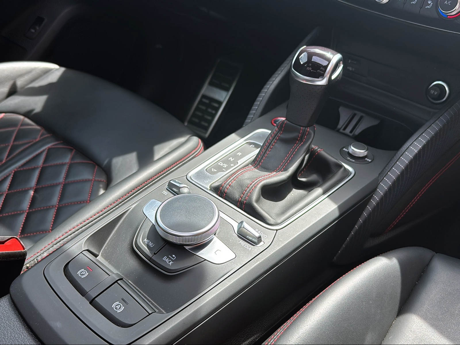 AUDI SQ2 TFSI quattro S-tronic-image-14