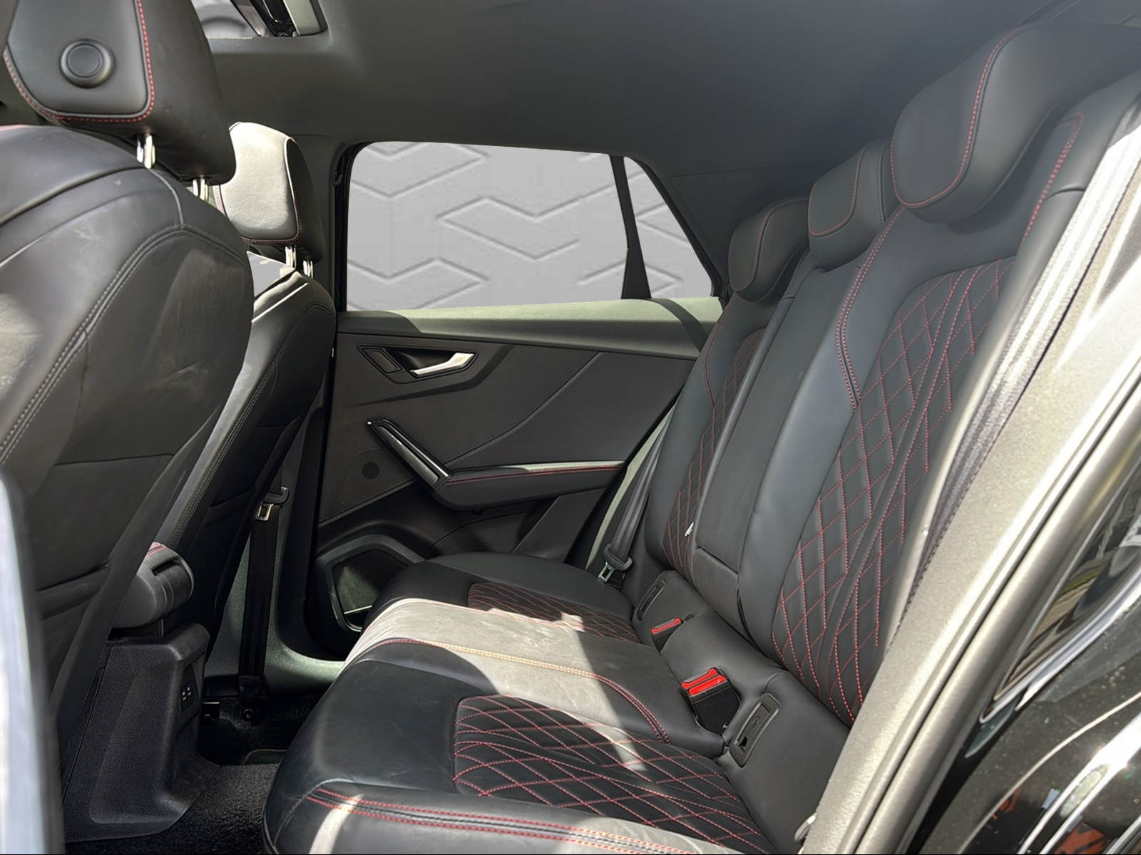 AUDI SQ2 TFSI quattro S-tronic-image-15