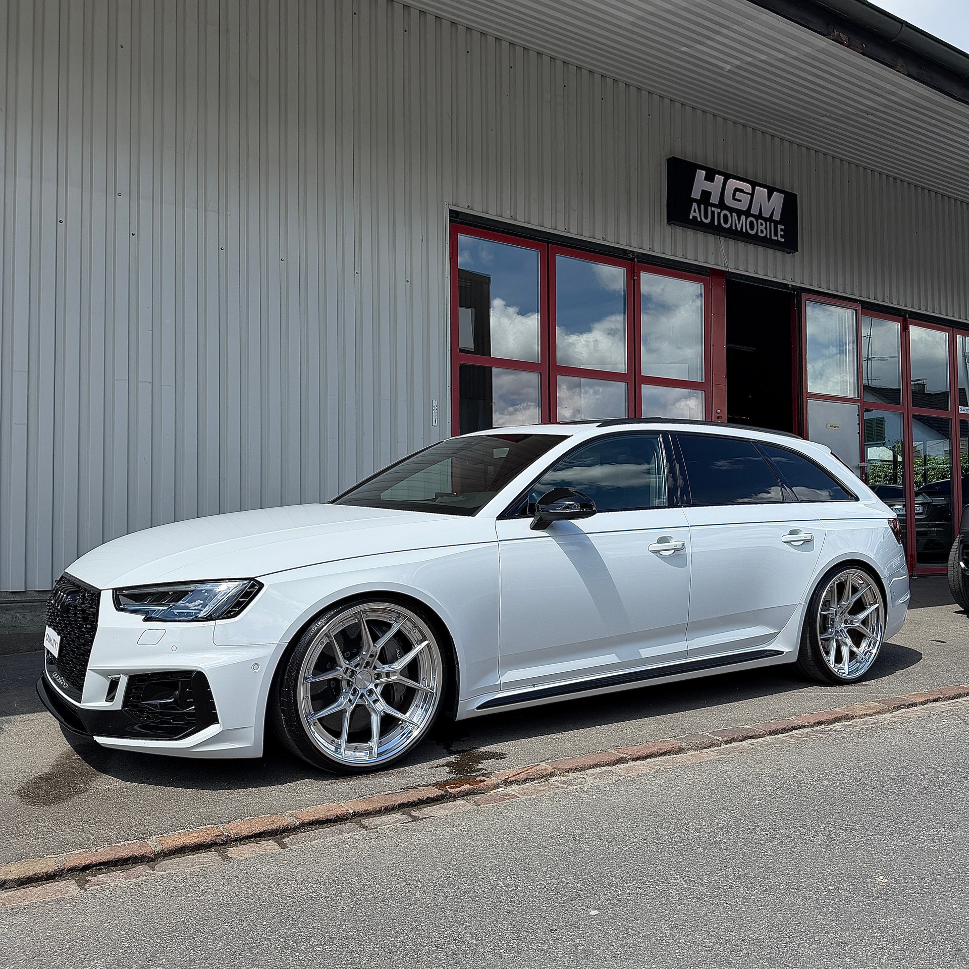AUDI RS4 Avant 2.9 TFSI quattro tiptronic-image-2
