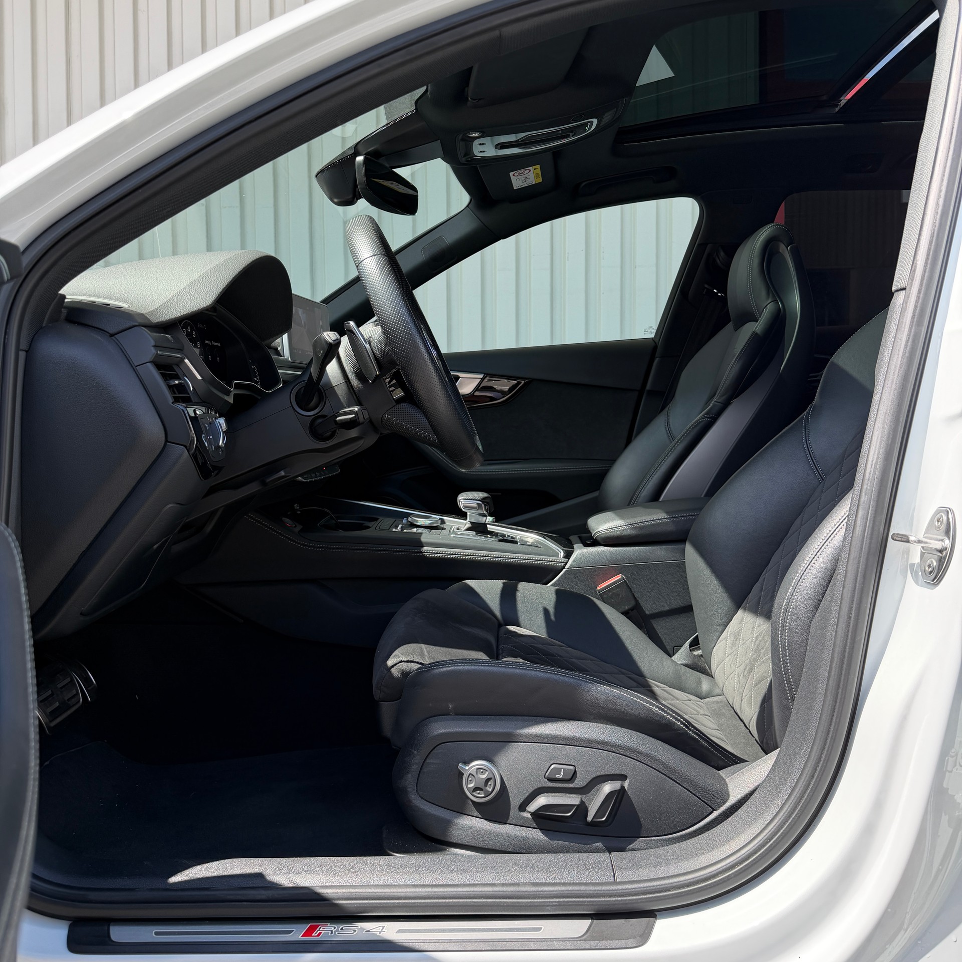 AUDI RS4 Avant 2.9 TFSI quattro tiptronic-image-12