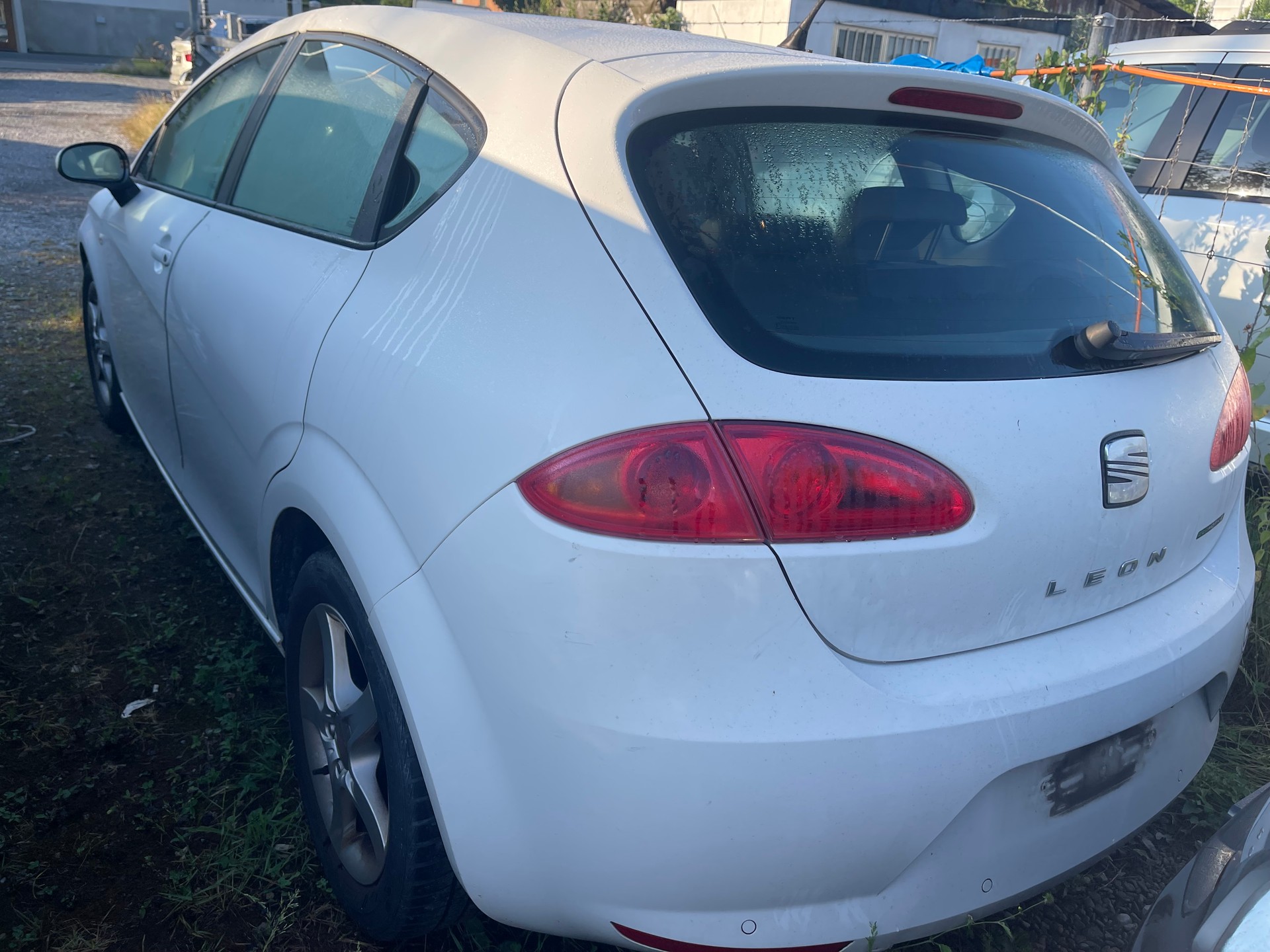 SEAT Leon 1.9 TDI Ecomotive Plus-image-1