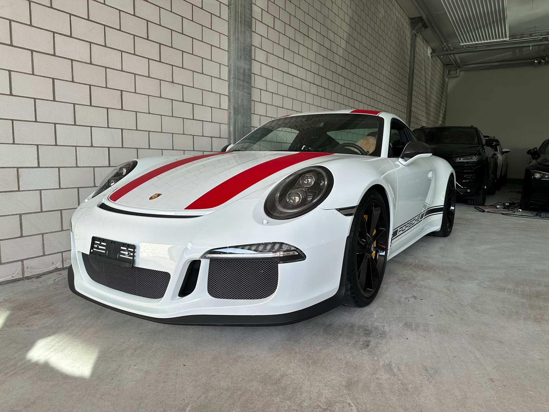 PORSCHE 911 R "1 of 991"-image-1