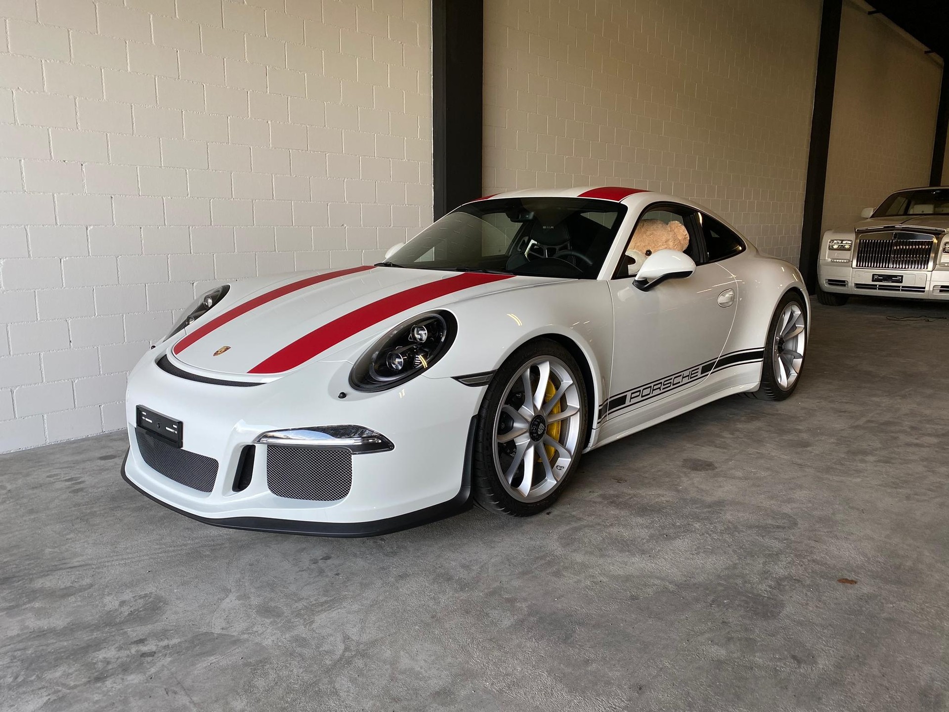 PORSCHE 911 R "1 of 991"-image-1