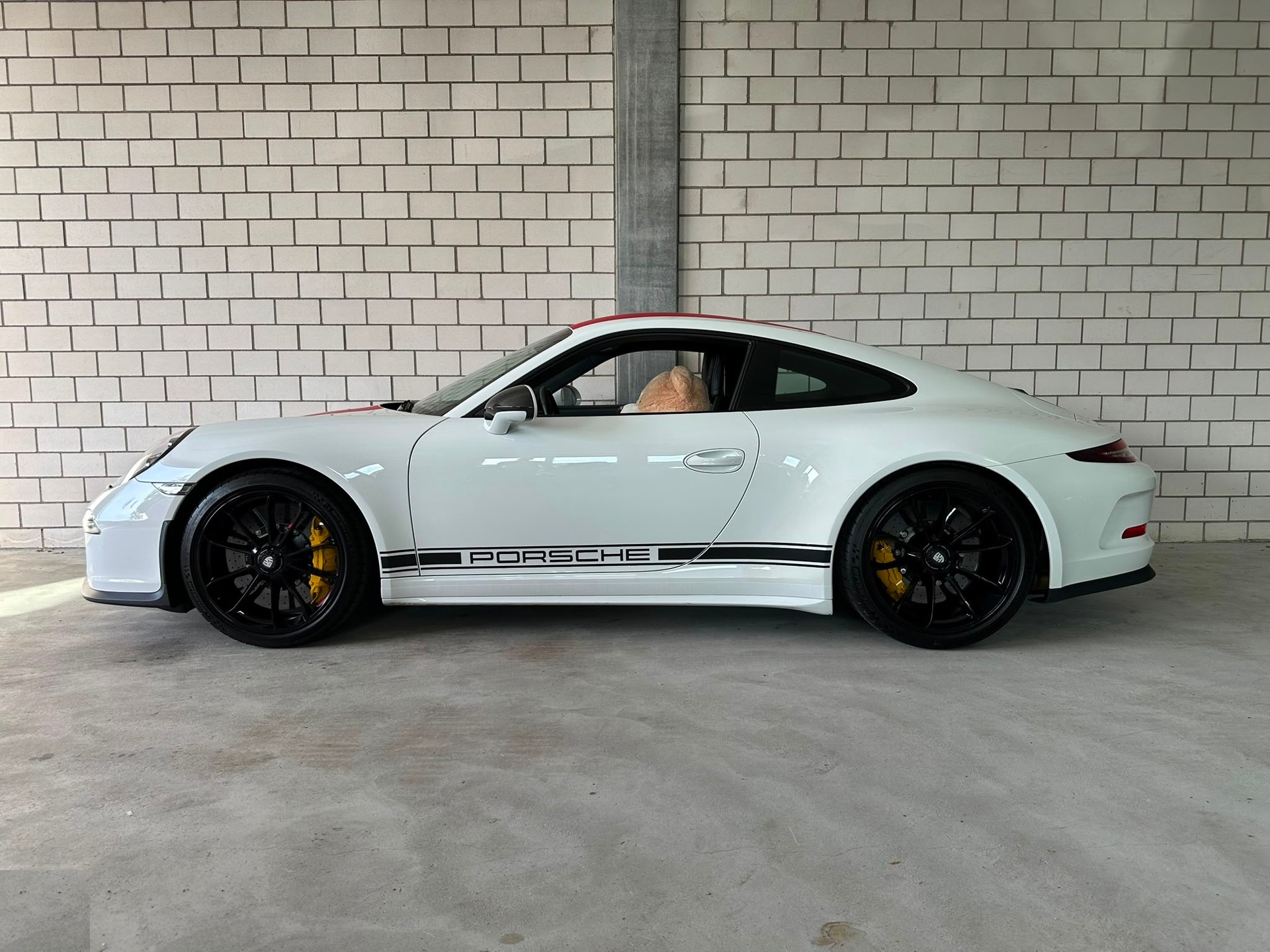 PORSCHE 911 R "1 of 991"-image-0