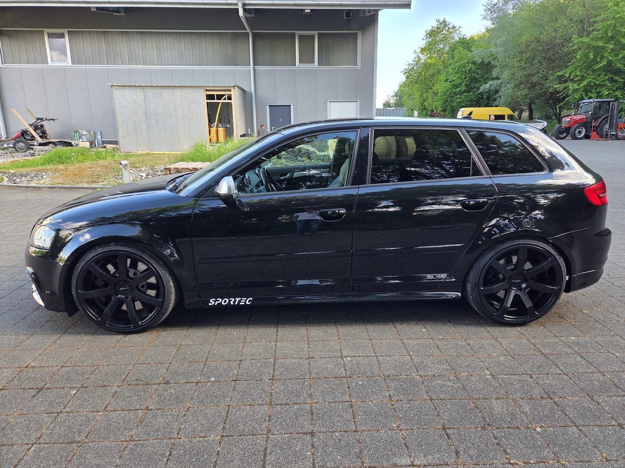AUDI RS3 Sportback 2.5 TFSI quattro S-tronic Sportback Sportec 408PS-image-4