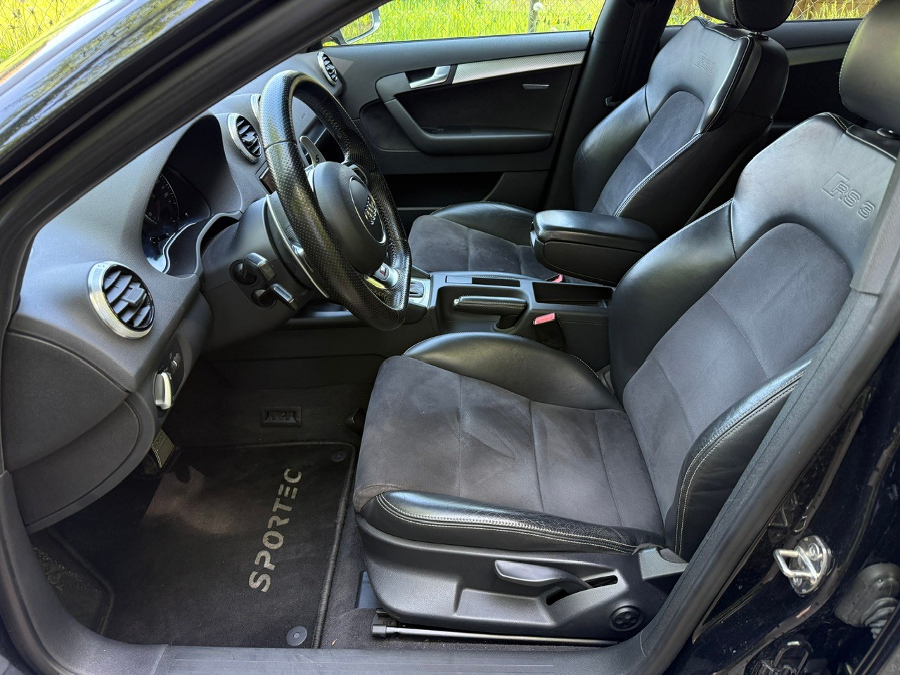 AUDI RS3 Sportback 2.5 TFSI quattro S-tronic Sportback Sportec 408PS-image-7