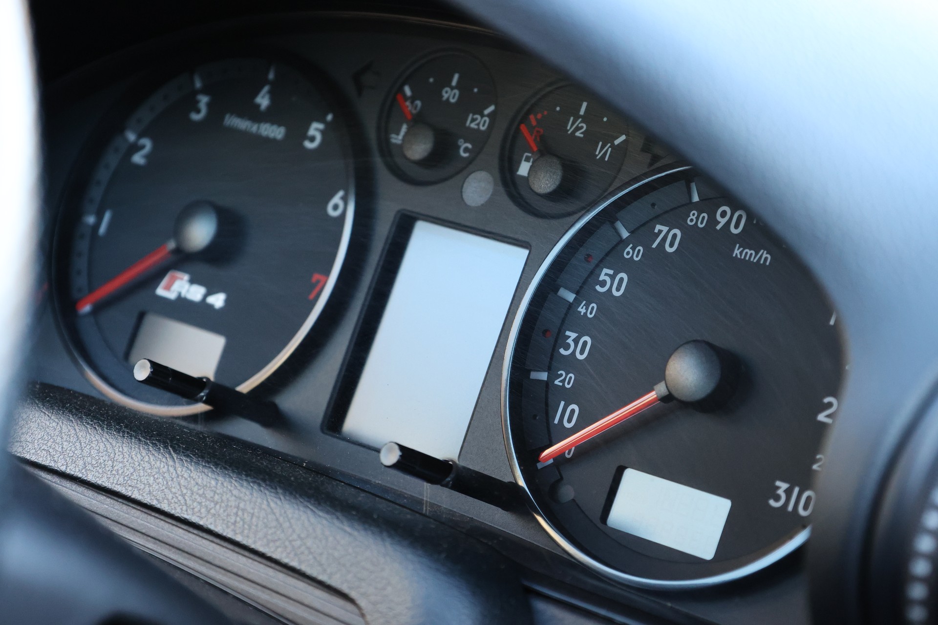 AUDI 2.7 V6 Biturbo quattro-image-4