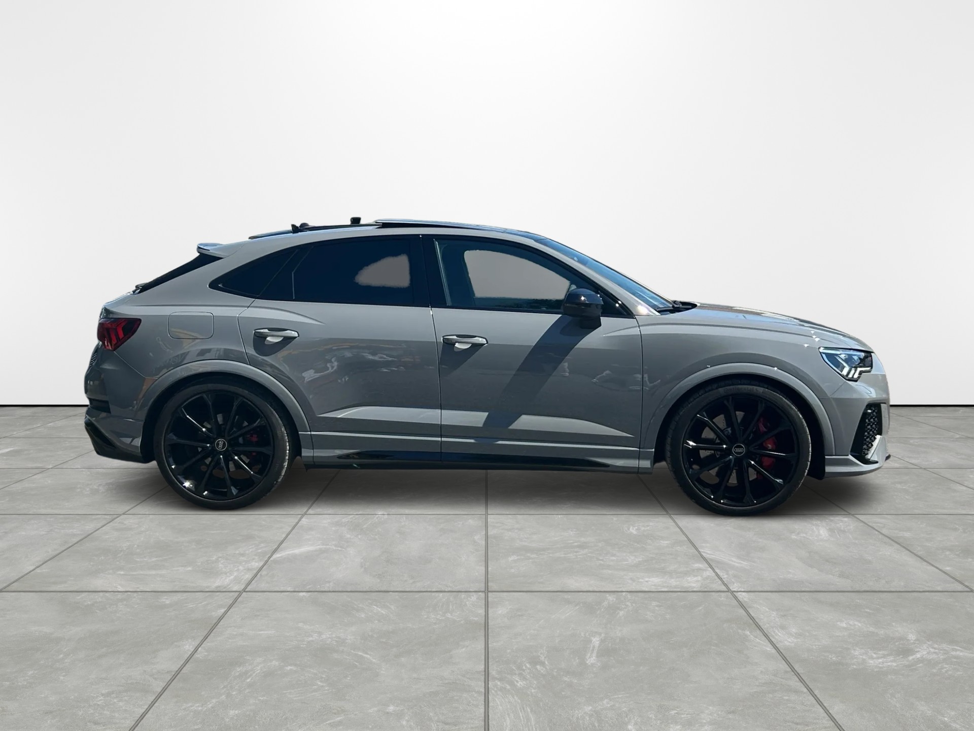 AUDI RS Q3 Sportback quattro S tronic-image-8